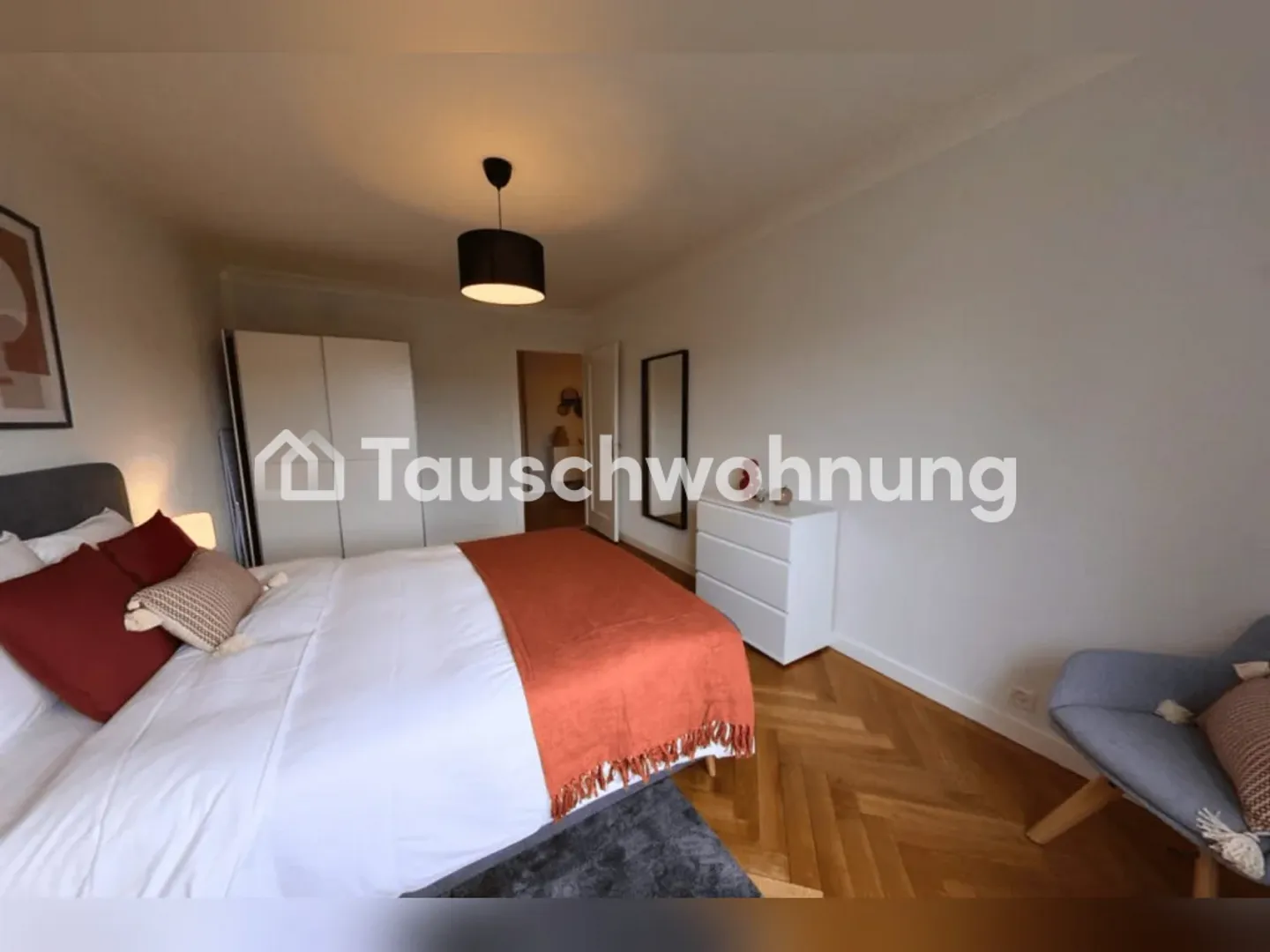 Spacious Apartment with River View - Photo 2 of 6