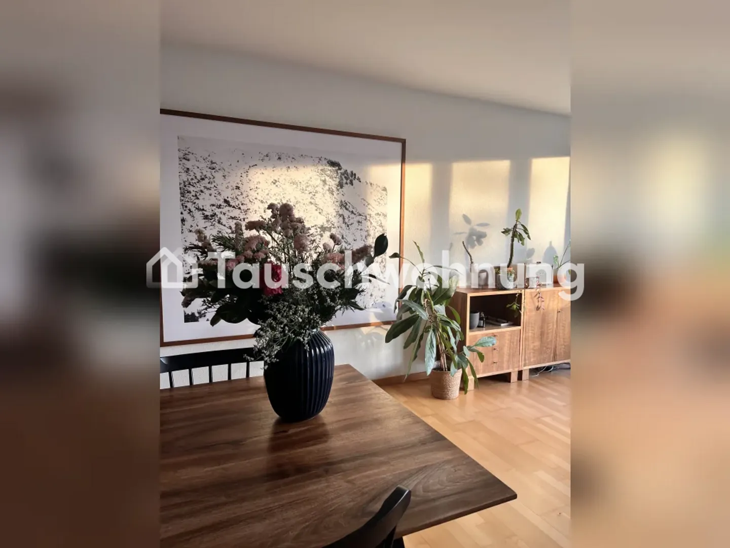 Beautiful bright apartment with a view - Photo 8 of 10