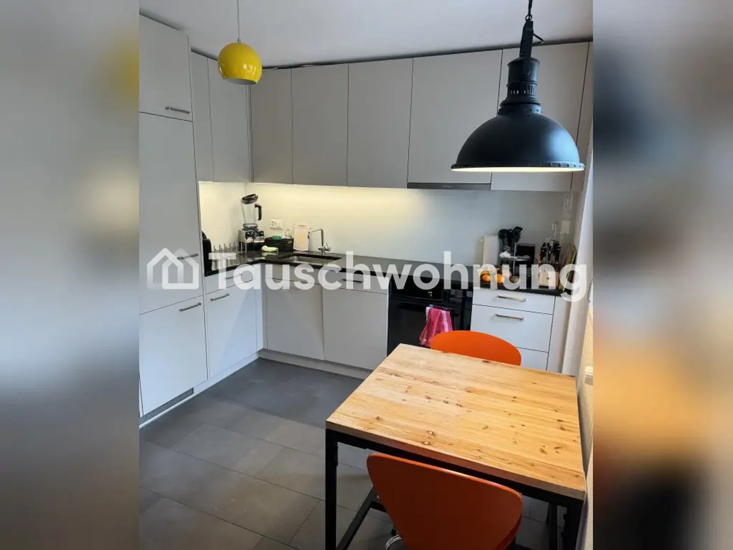 very central modern + bright penthouse apartment with terrace in K4 - Photo 9 of 9