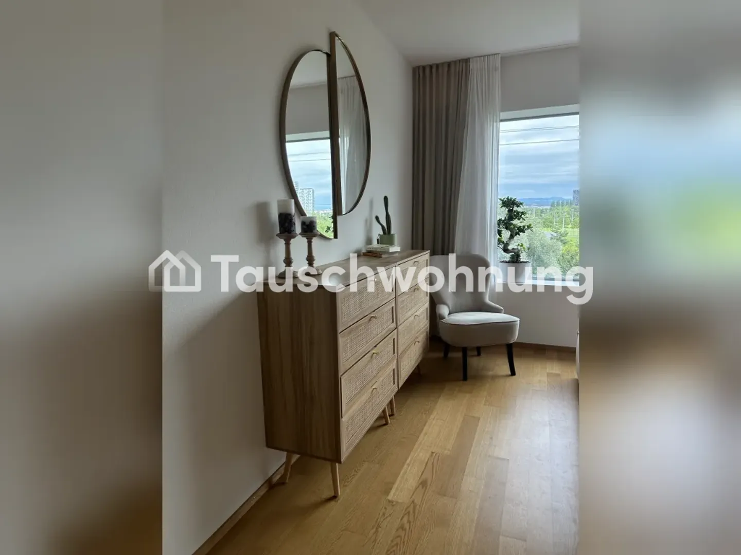 Appartamento soleggiato con grande loggia sud e due bagni - Foto 3 di 10