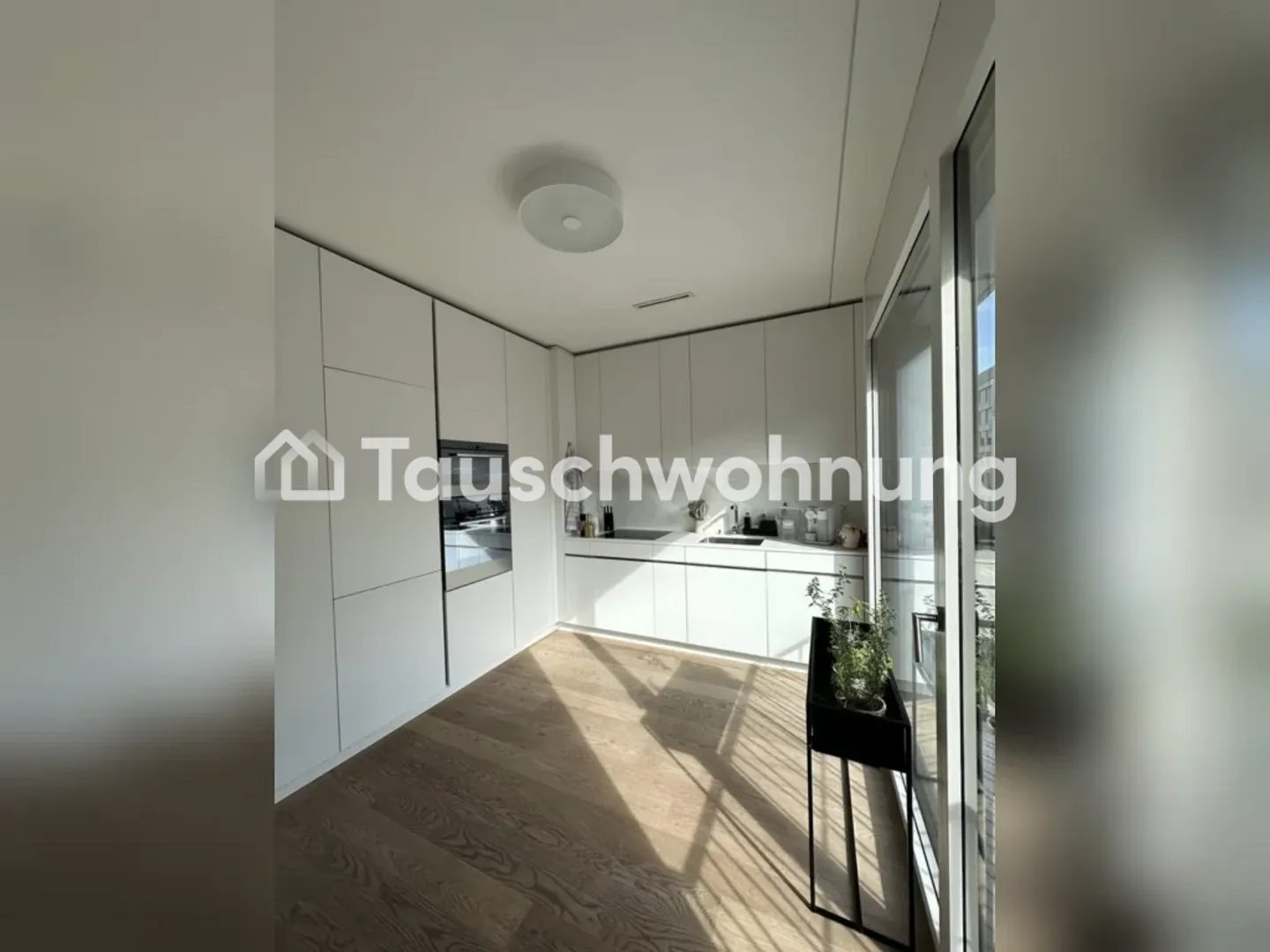Beautiful central 2.5 room apartment in an ideal location by the lake! - Photo 4 of 8