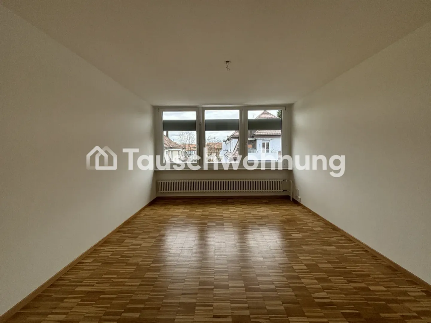Exchange 1-room flat in Zurich, District 6 - Photo 2 of 4