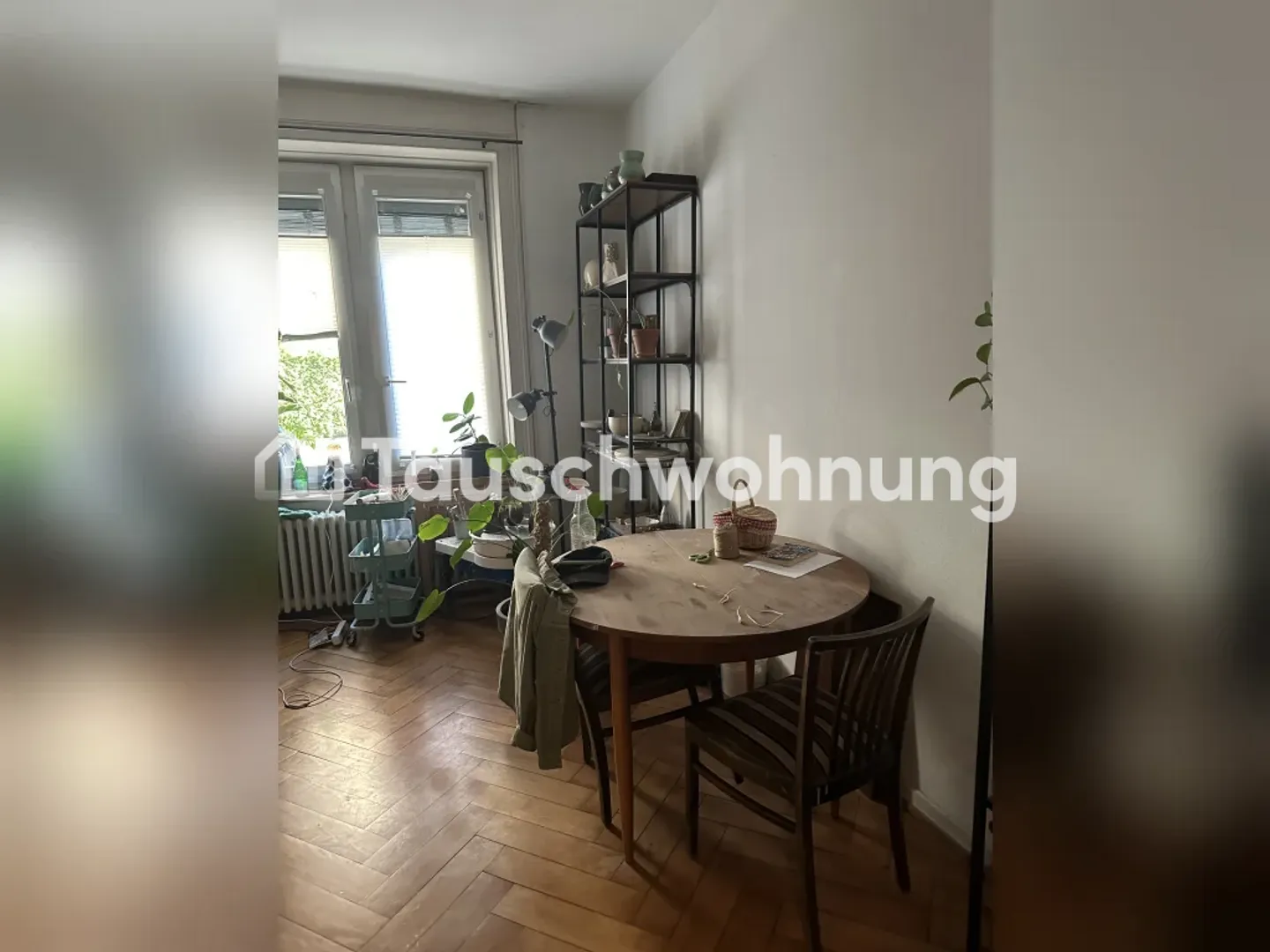 Scambia un bel appartamento di 2,5 stanze in un edificio d'epoca con giardino - Foto 6 di 10