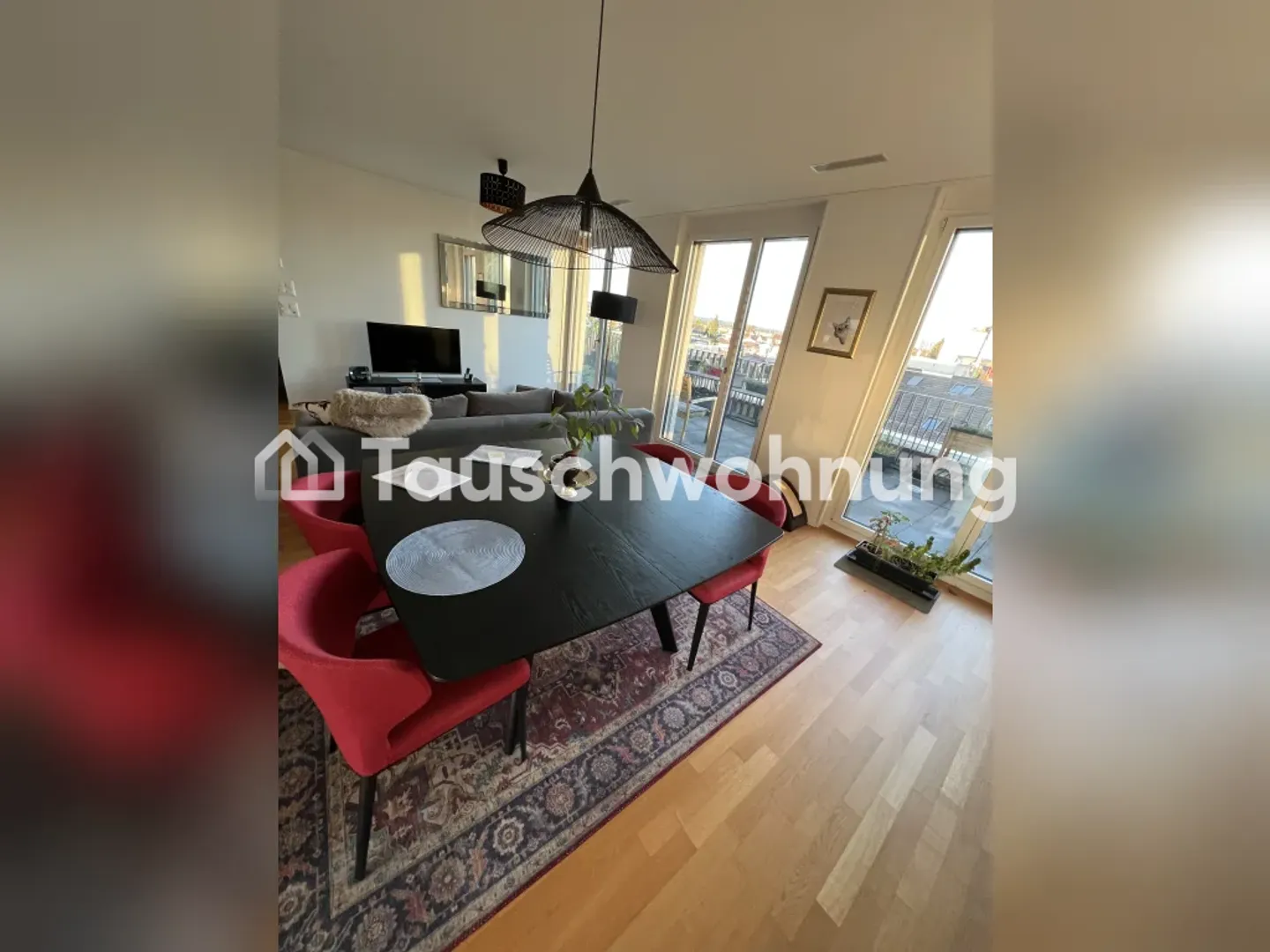 2.5-room apartment in Zurich, District 11 - Photo 2 of 6