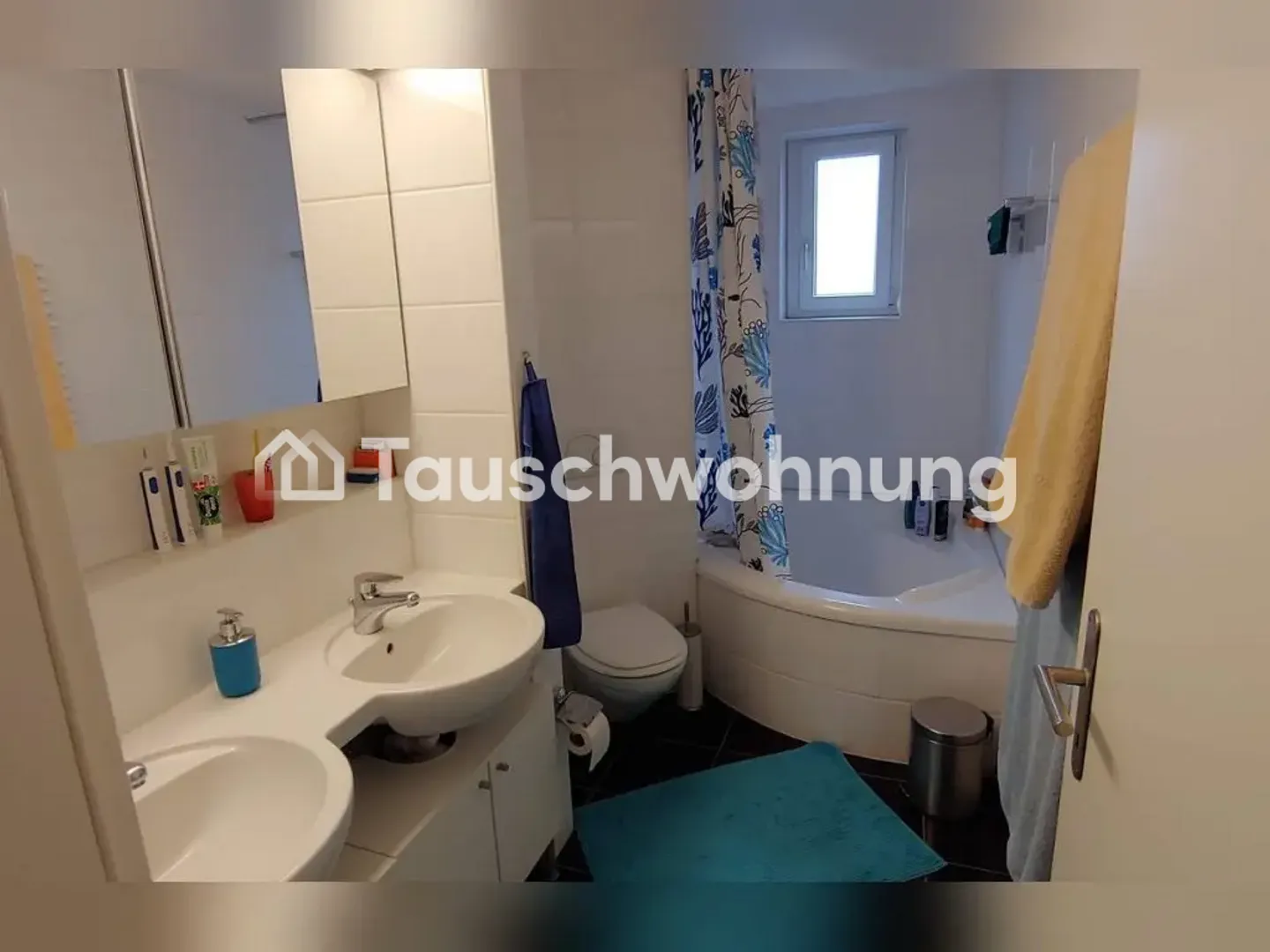 4 Room Apartment with Balcony in District 5 - Photo 2 of 6