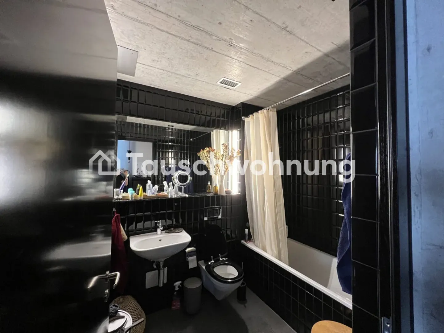Looking for Zurich and offering Zurich - Photo 3 of 8
