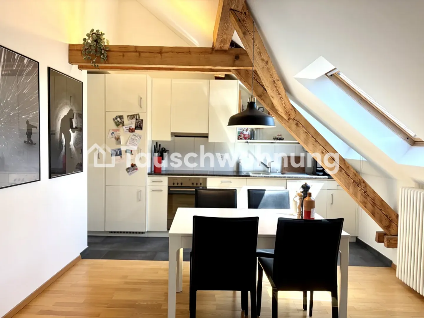 Charmante appartement de toit 2.5 pièces près de Goldbrunnenplatz - Photo 2 sur 8