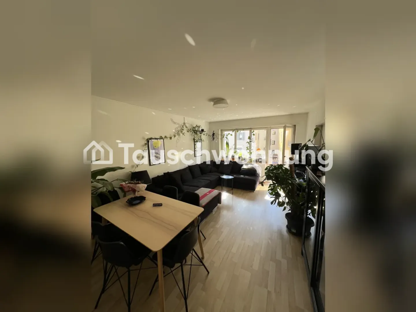 4-Room Apartment in Zurich, District 2 - Photo 1 of 9