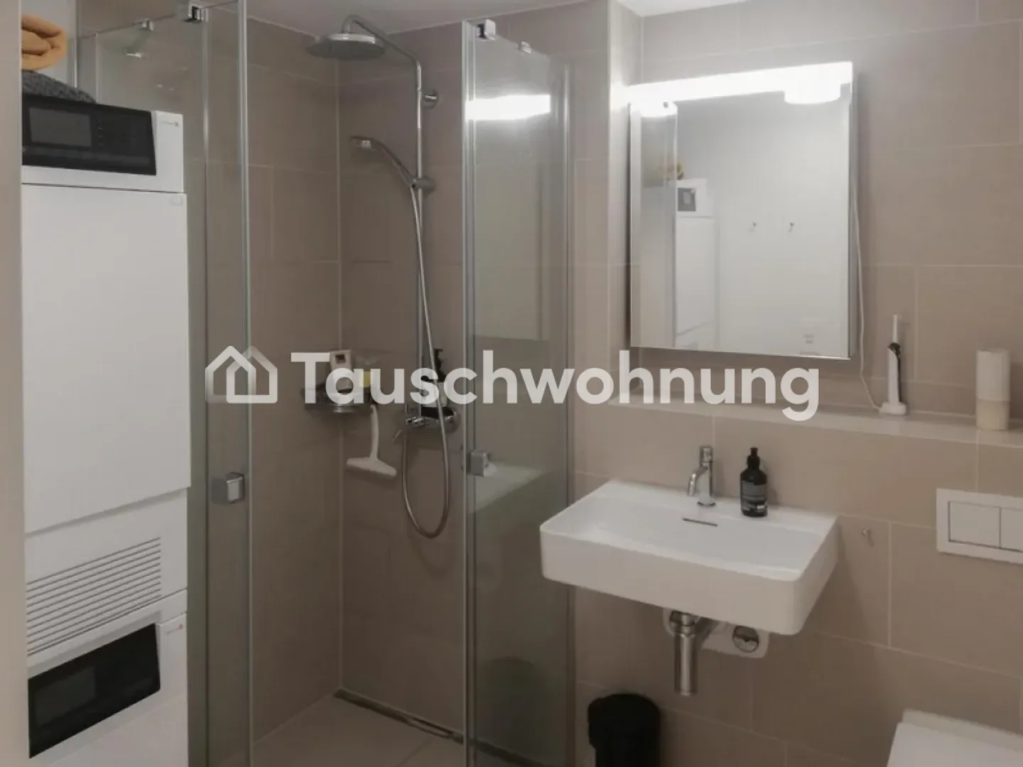 Appartement moderne 2.5 pièces dans le quartier 3 – avec lave-linge et sèche-linge - Photo 2 sur 10