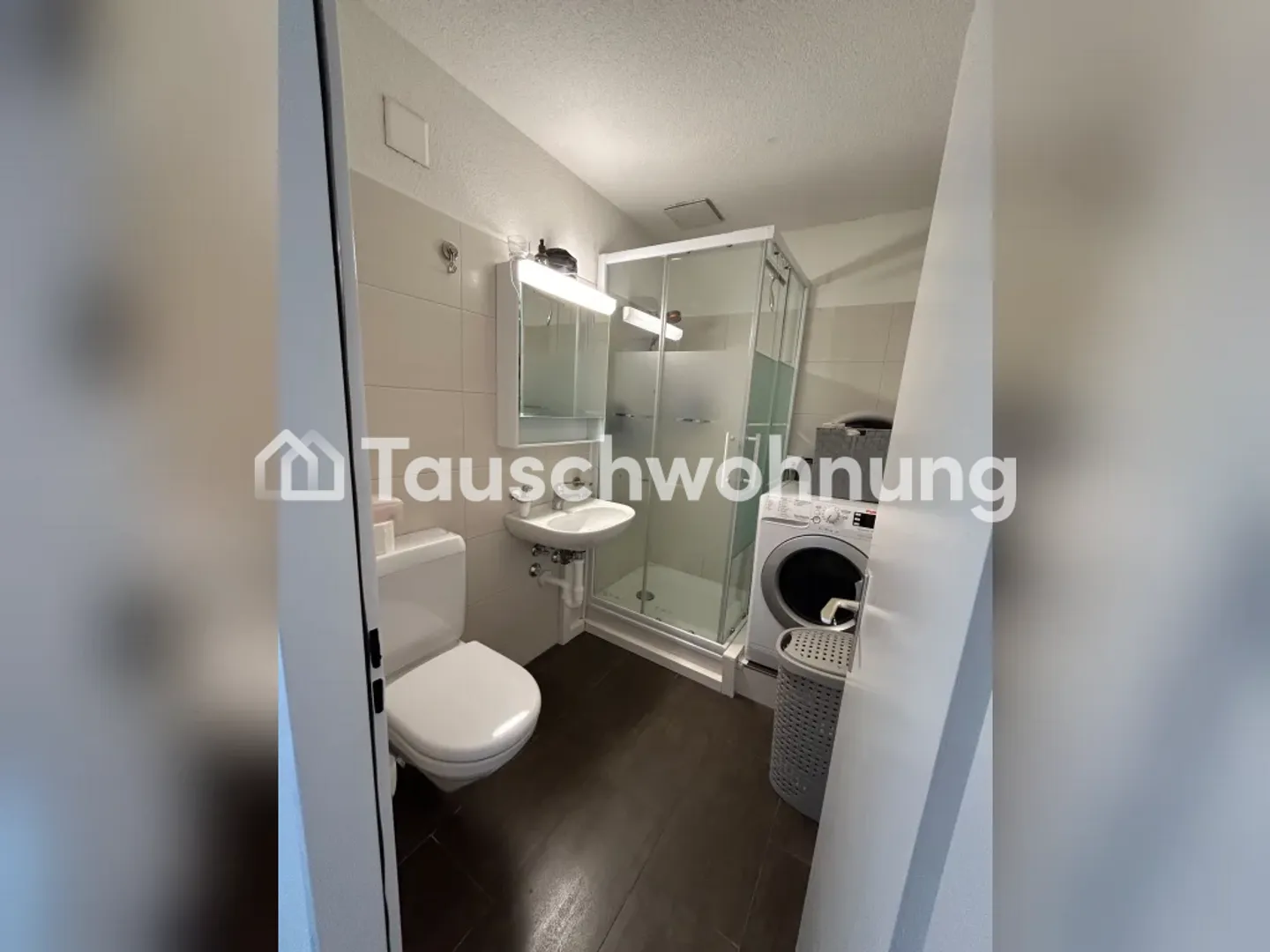 Charming 2.5-room apartment in Zurich, District 4 - Photo 7 of 10