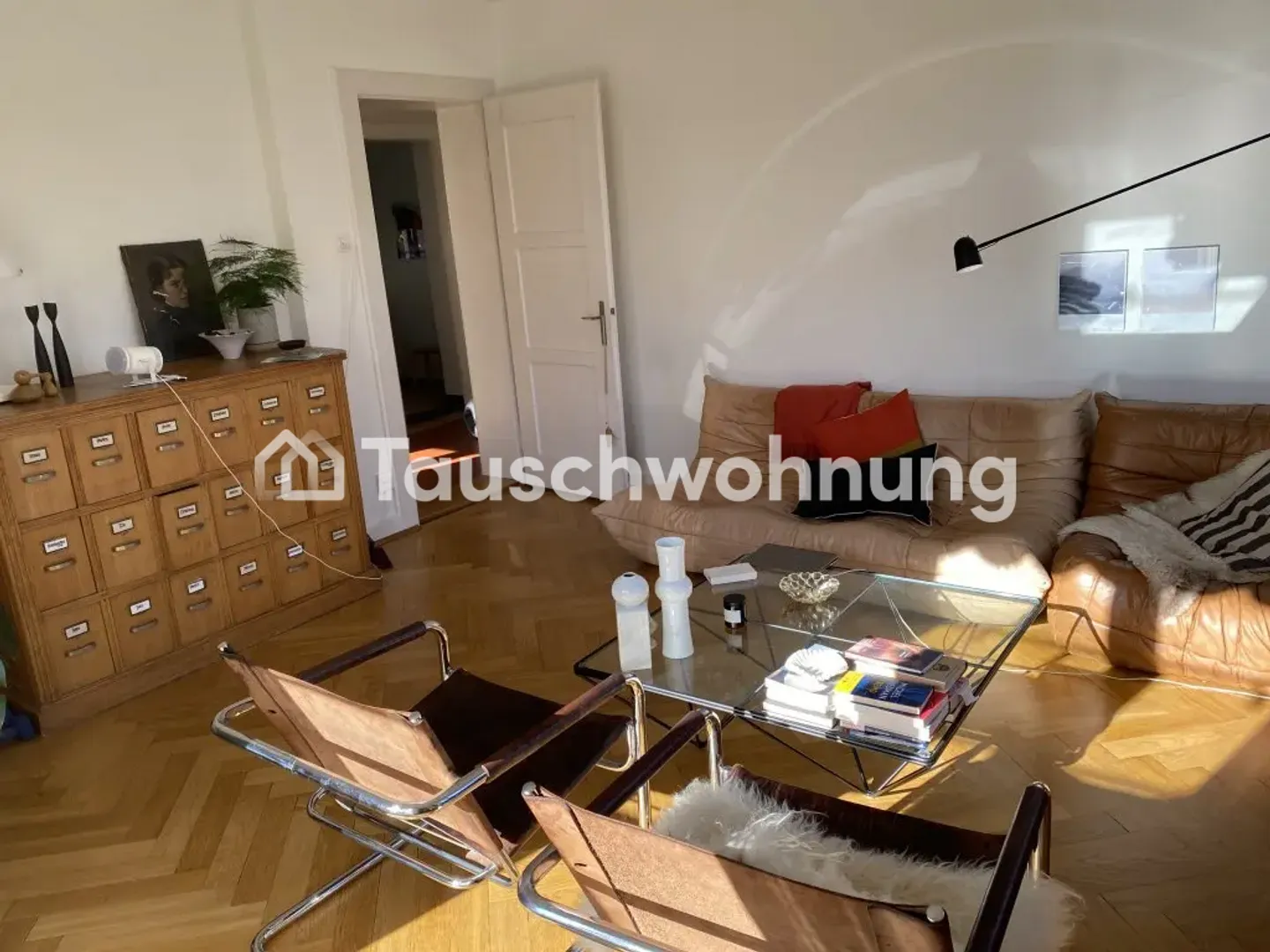 Charming, sunny old apartment on a cul-de-sac - Photo 2 of 9