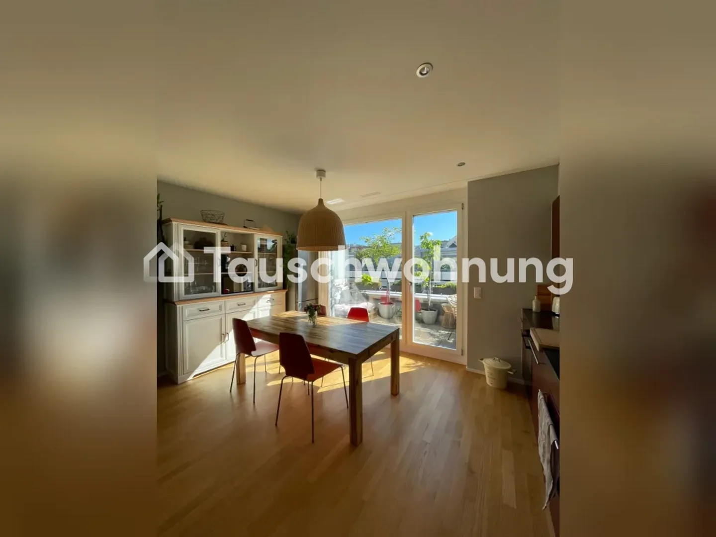 Exchange 1.5-room flat in Zurich, District 8 - Photo 5 of 10