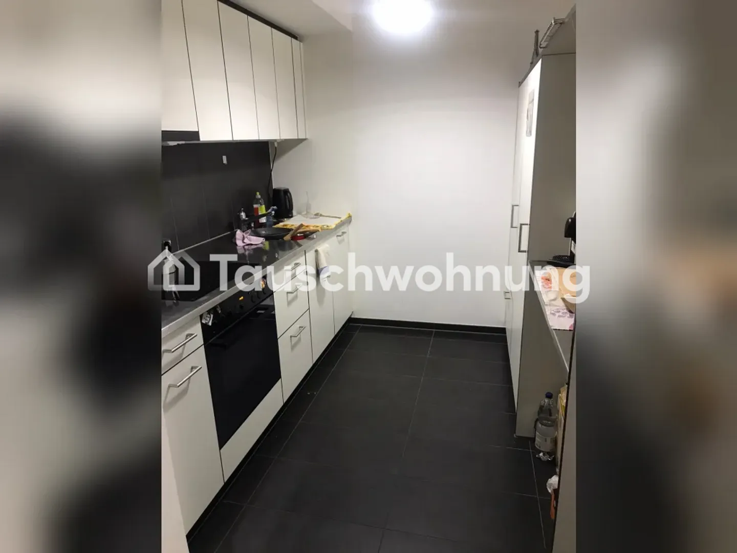 Zürich-Circle 9: Cozy 2.5-Room Apartment - Photo 2 of 11