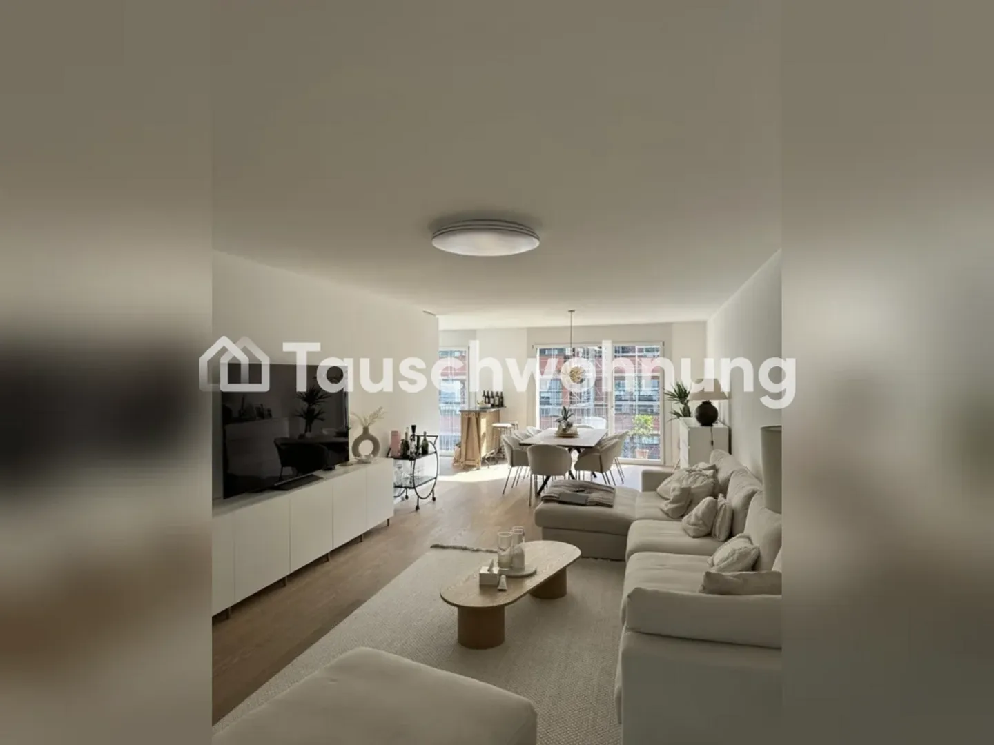 Beautiful central 2.5 room apartment in an ideal location by the lake! - Photo 1 of 8