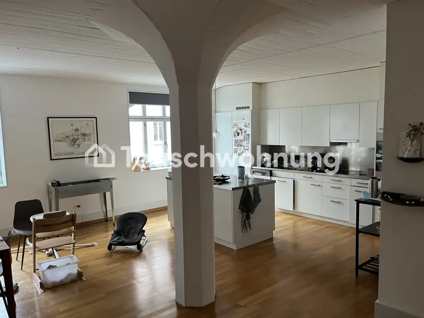 Large 3-room apartment near Sihl City (Loft with built-in wall) - Photo 1 of 4