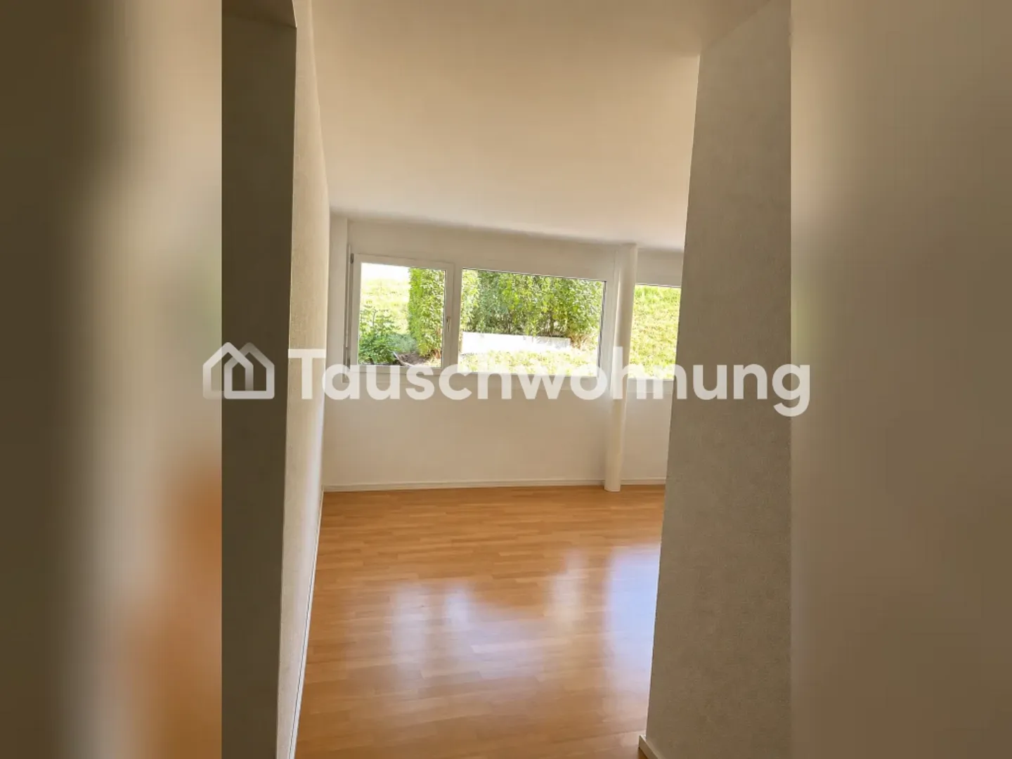 Apartment exchange in Zurich, District 11 - Photo 2 of 5