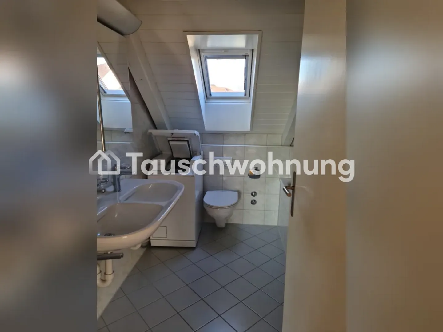 Zurich, District 6: 3.5-Room Attic Apartment, 65 m² - Photo 6 of 6