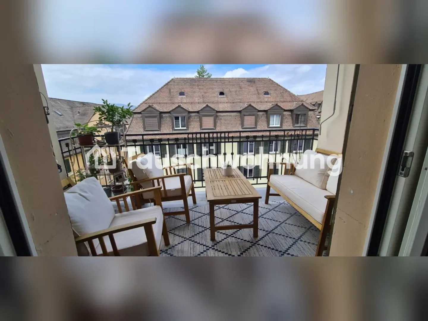 Superbe appartement ancien de 3,5 pièces, balcon, terrasse sur le toit contre plus grand - Photo 1 sur 2