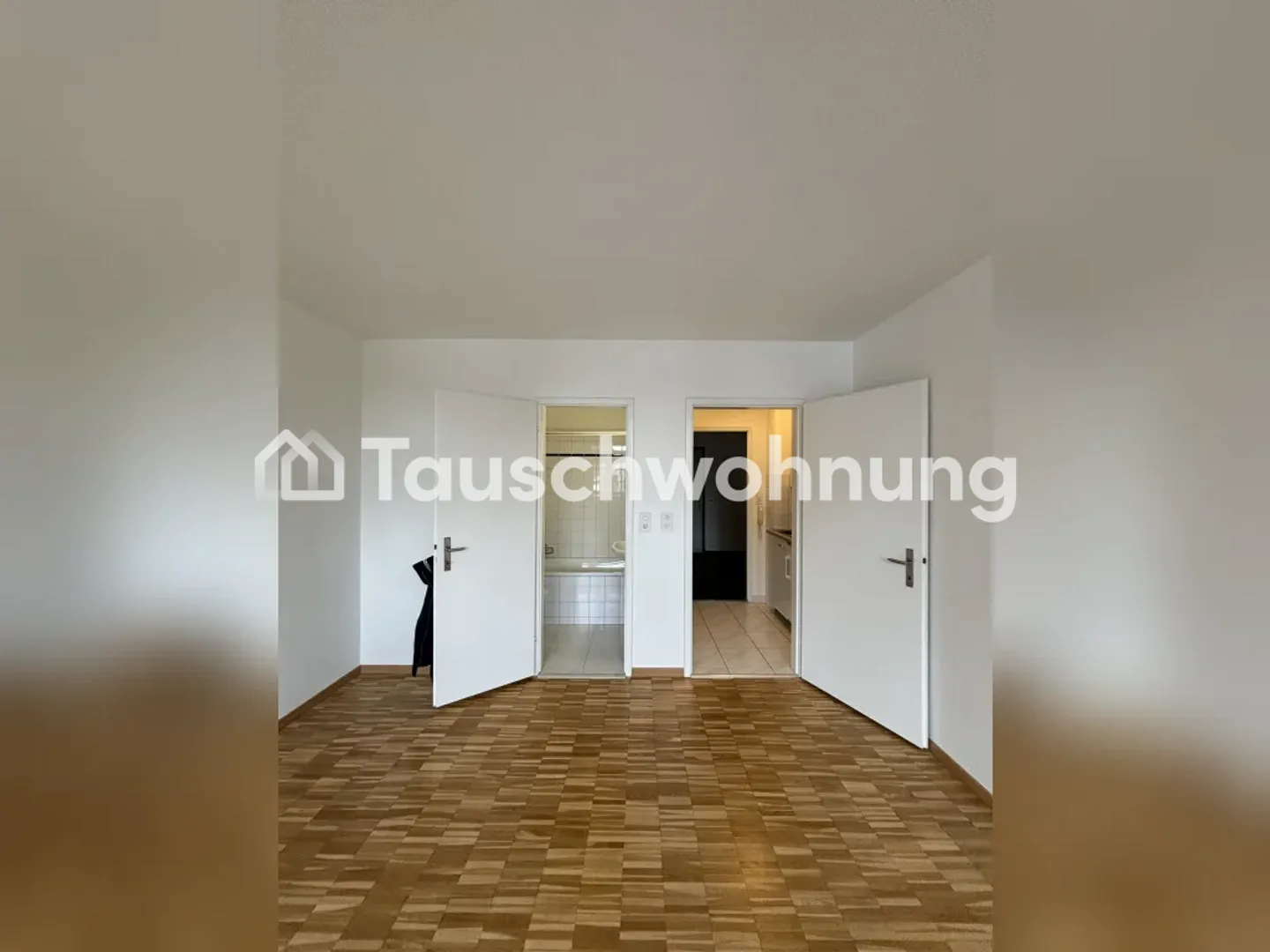 Exchange 1-room flat in Zurich, District 6 - Photo 3 of 4
