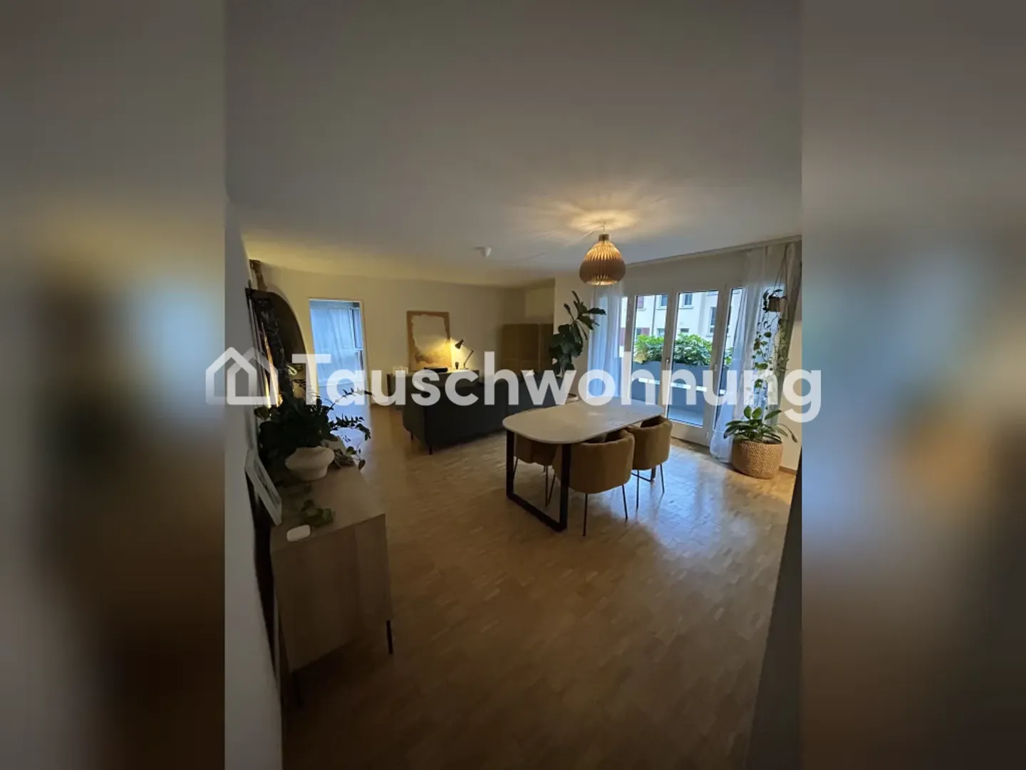 Zurich, Quartier 11 : Appartement confortable de 2,5 pièces - Photo 2 sur 6