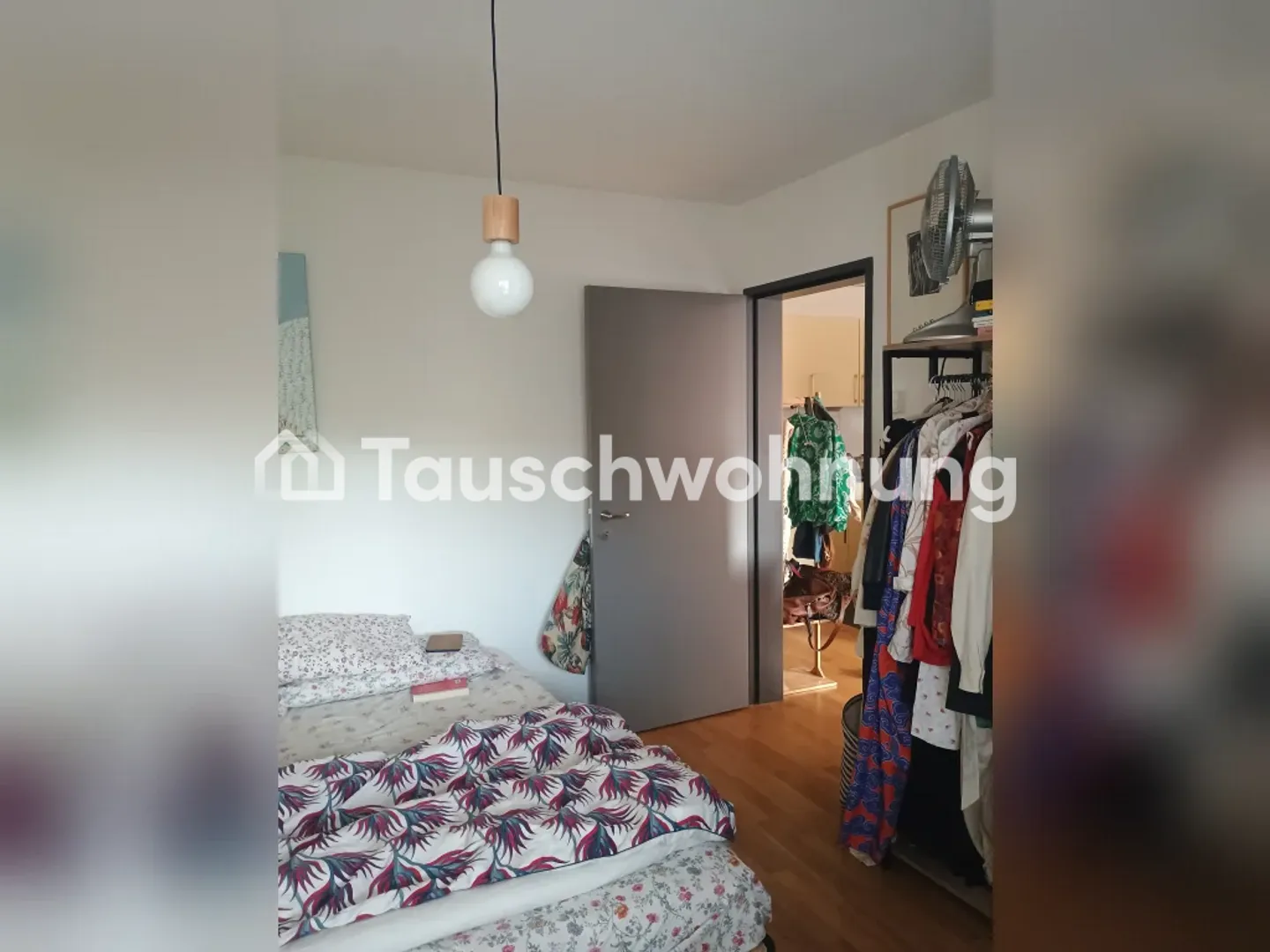 Zurich, District 4: quiet sunny 2-room apartment for exchange - Photo 8 of 9