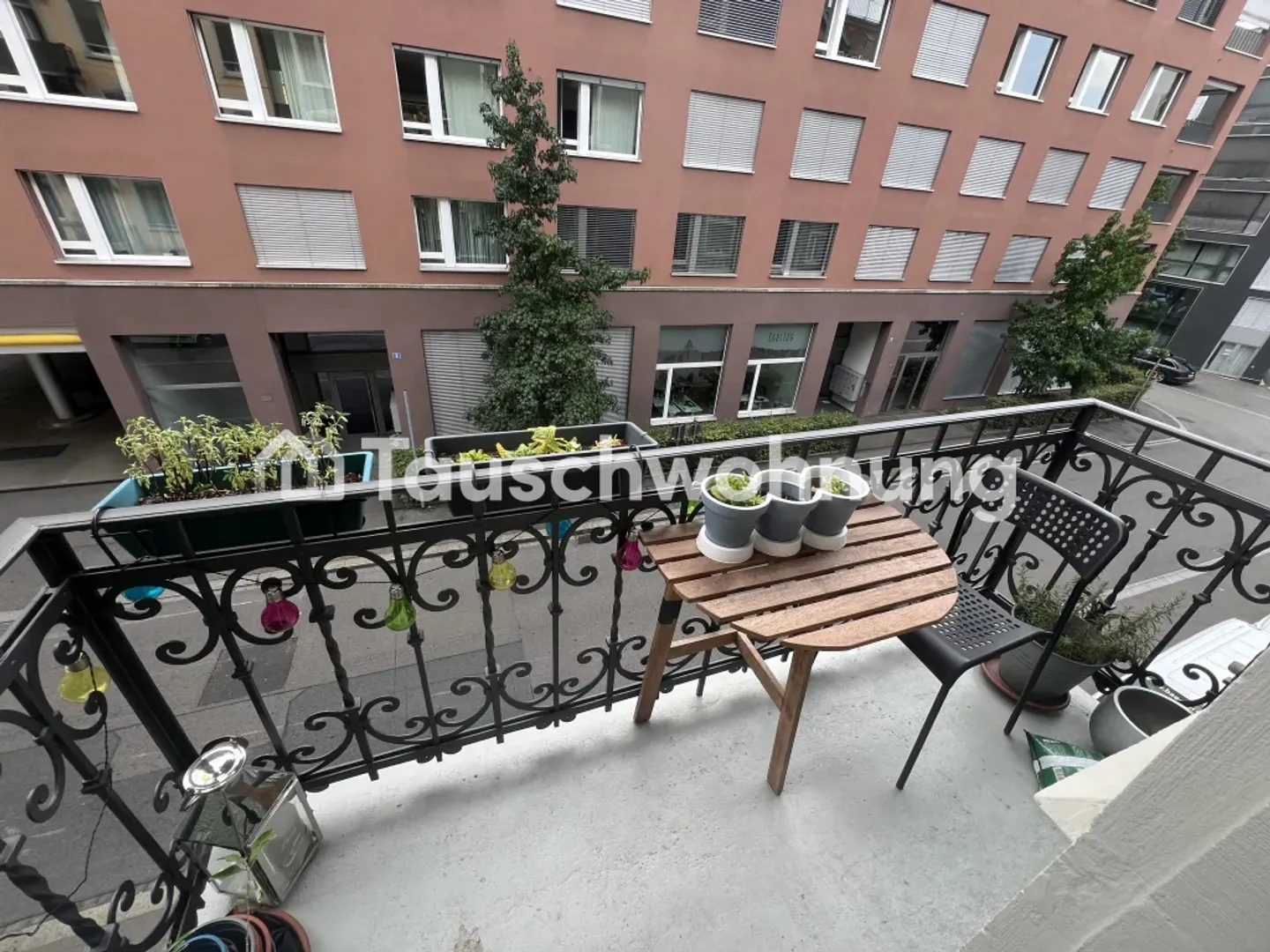 4 Room Apartment in District 3 for Exchange for Smaller & Cheaper - Photo 6 of 8