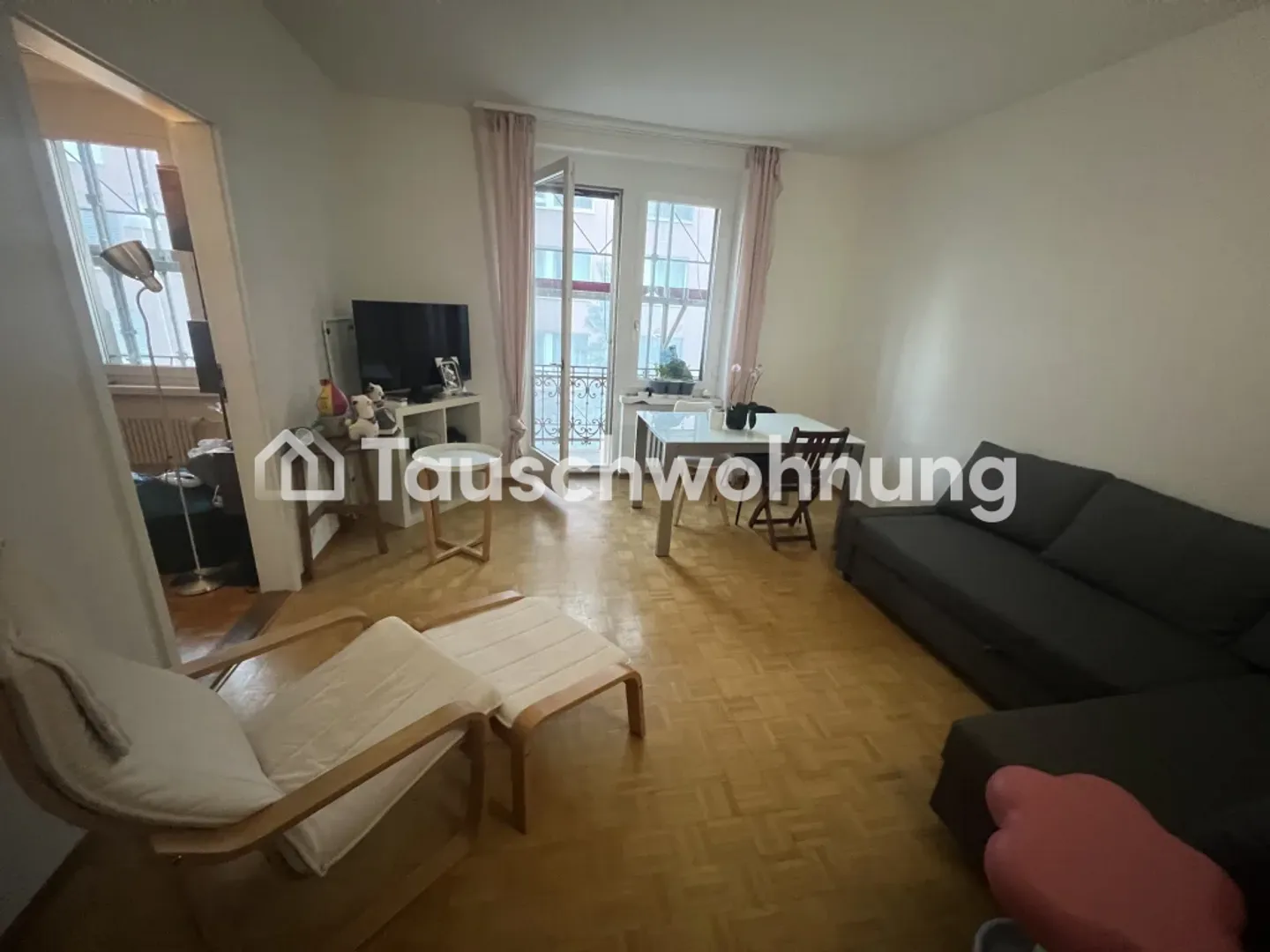 4 Room Apartment in District 3 for Exchange for Smaller & Cheaper - Photo 1 of 8