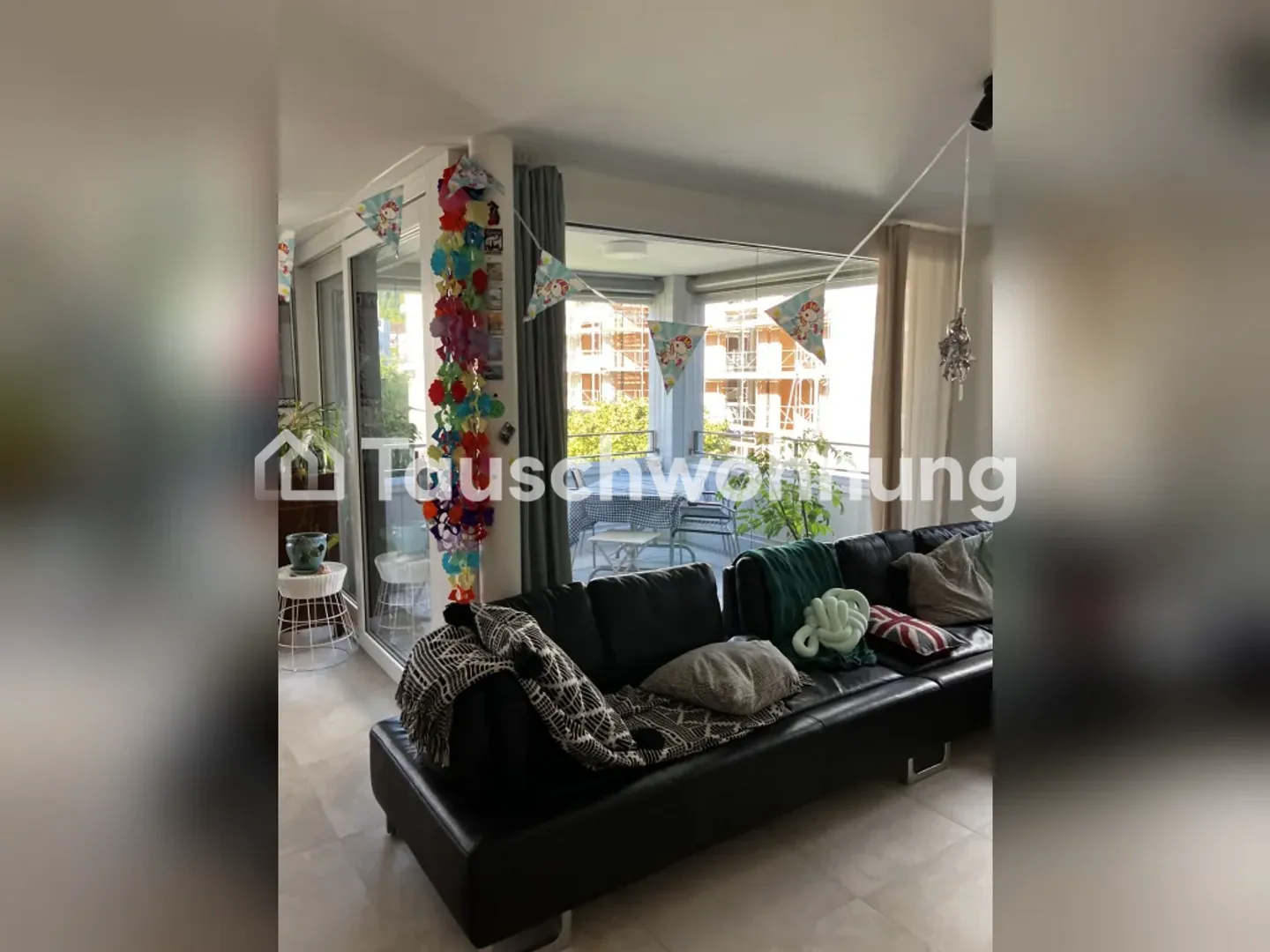 Spacious 4.5-room apartment with loggia in new building in Zurich, District 9 - Photo 3 of 10