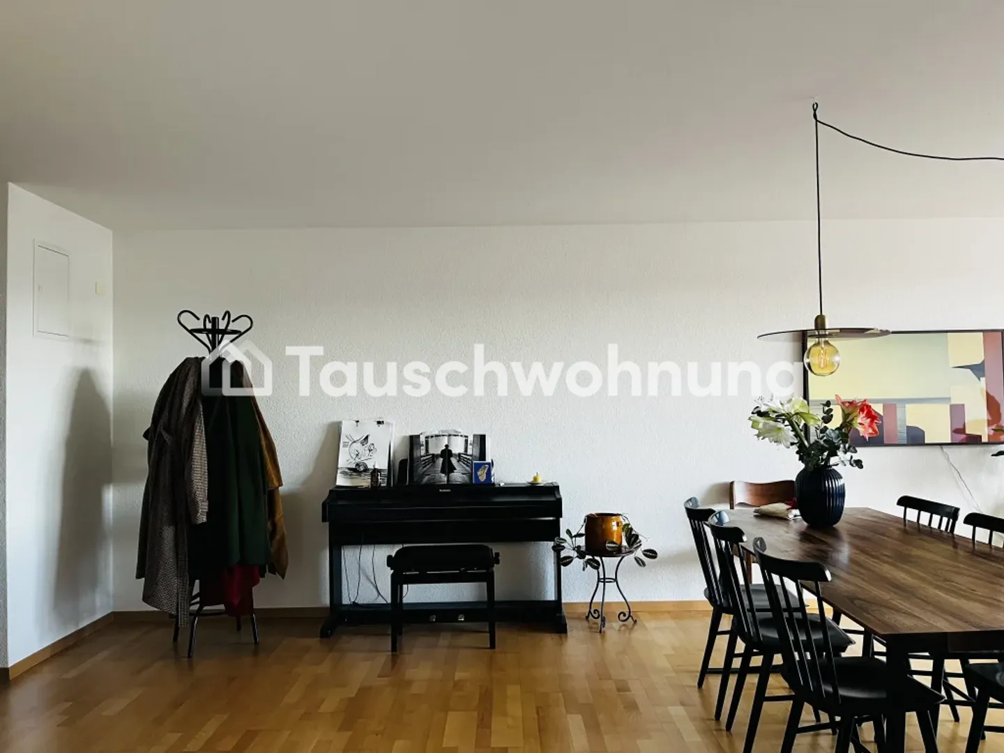 Beautiful bright apartment with a view - Photo 3 of 10