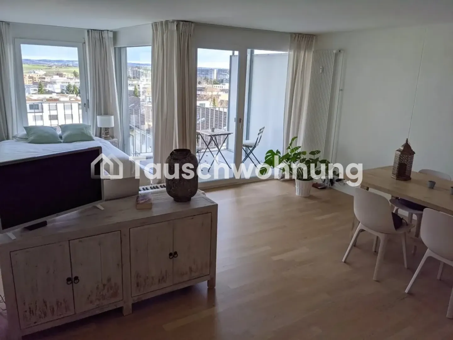 Kompakte Wohnung mit Aussicht - Foto 2 von 3