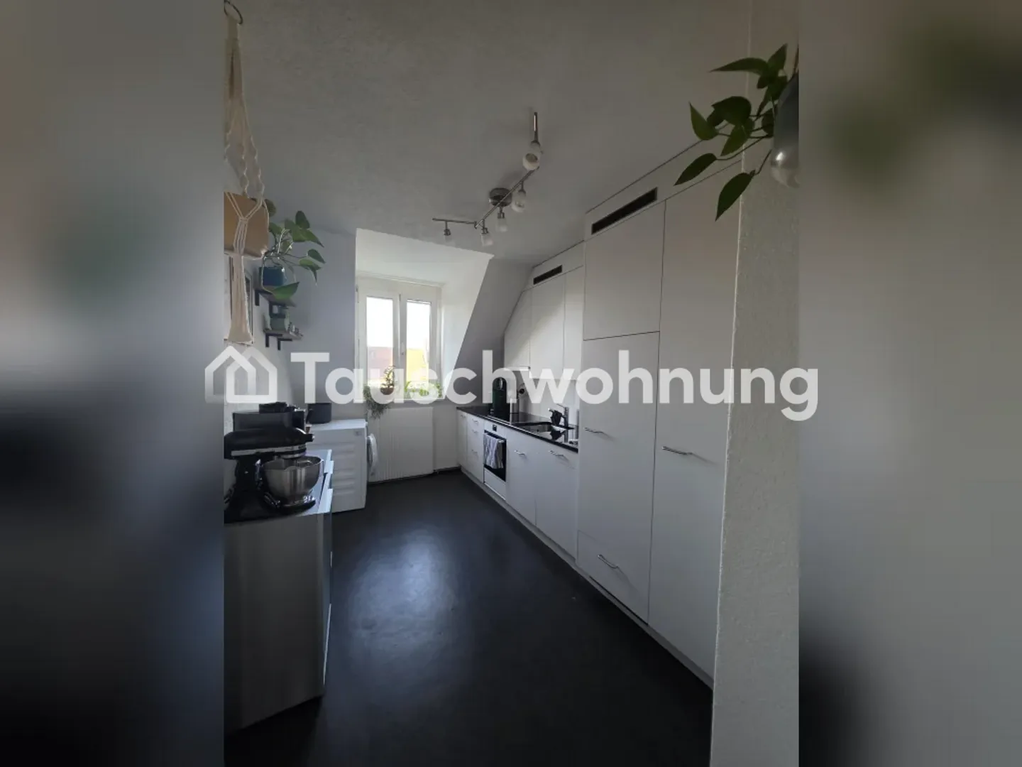 Charmante Dachstock Wohnung mit Dachterasse im Kreis 5 - Photo 3 of 9