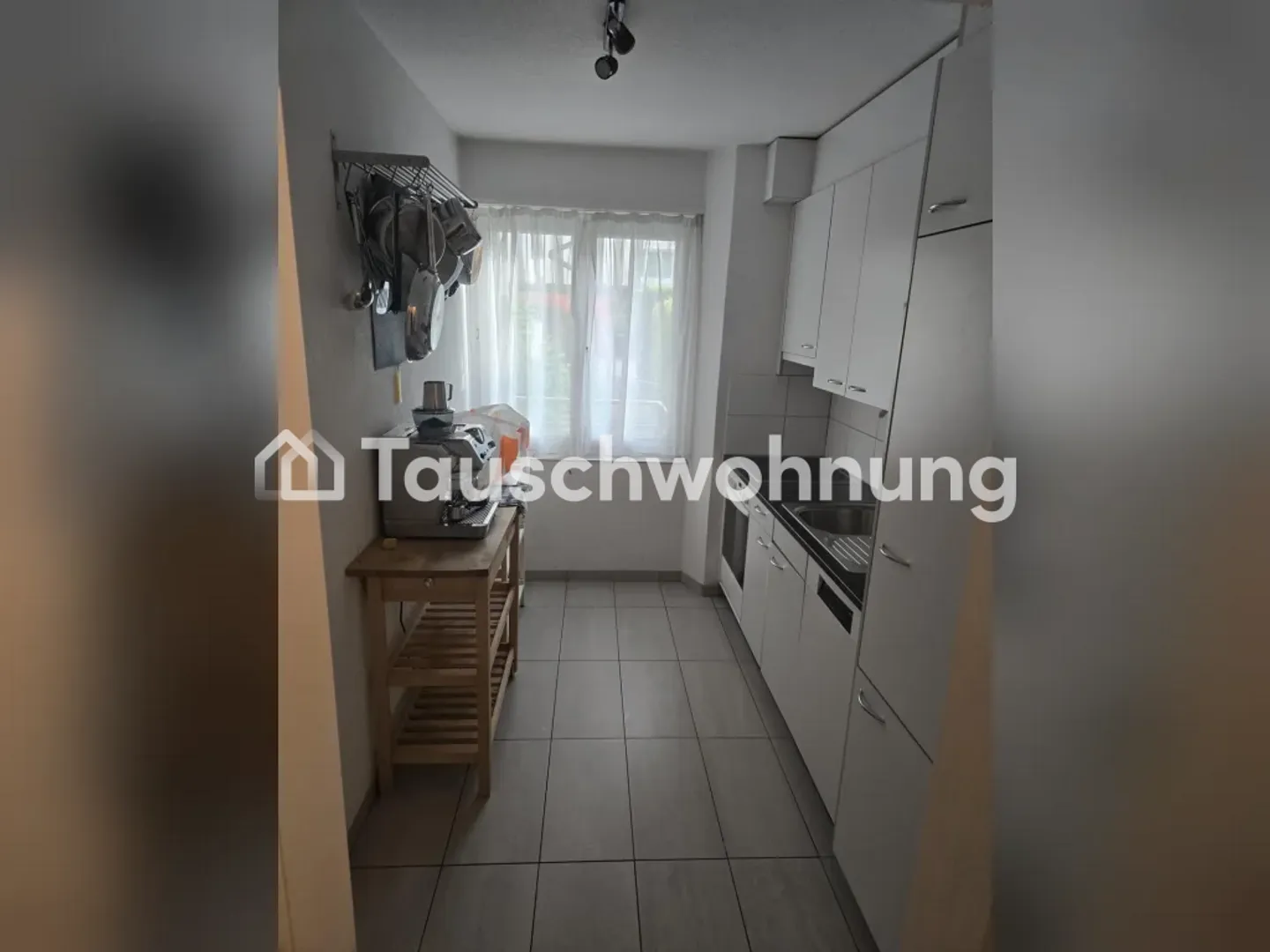 Scambio appartamento di 2 stanze con giardino + garage a Wollishofen - Foto 7 di 9