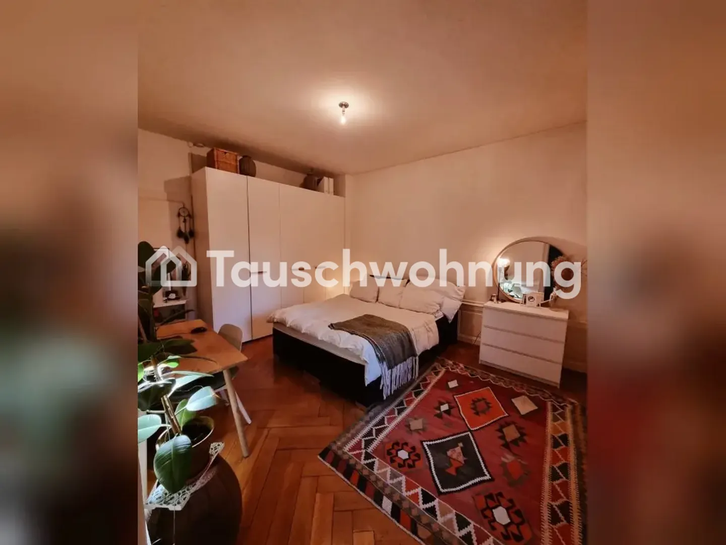 Large old apartment with high ceilings, balcony &amp; roof terrace - Photo 8 of 13
