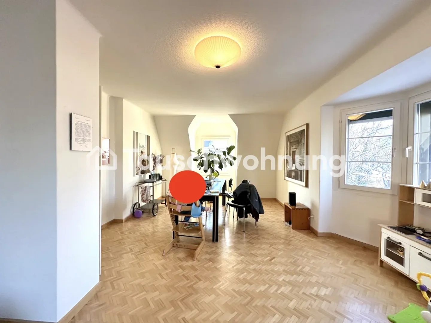 Spacious apartment with studio - Photo 1 of 8