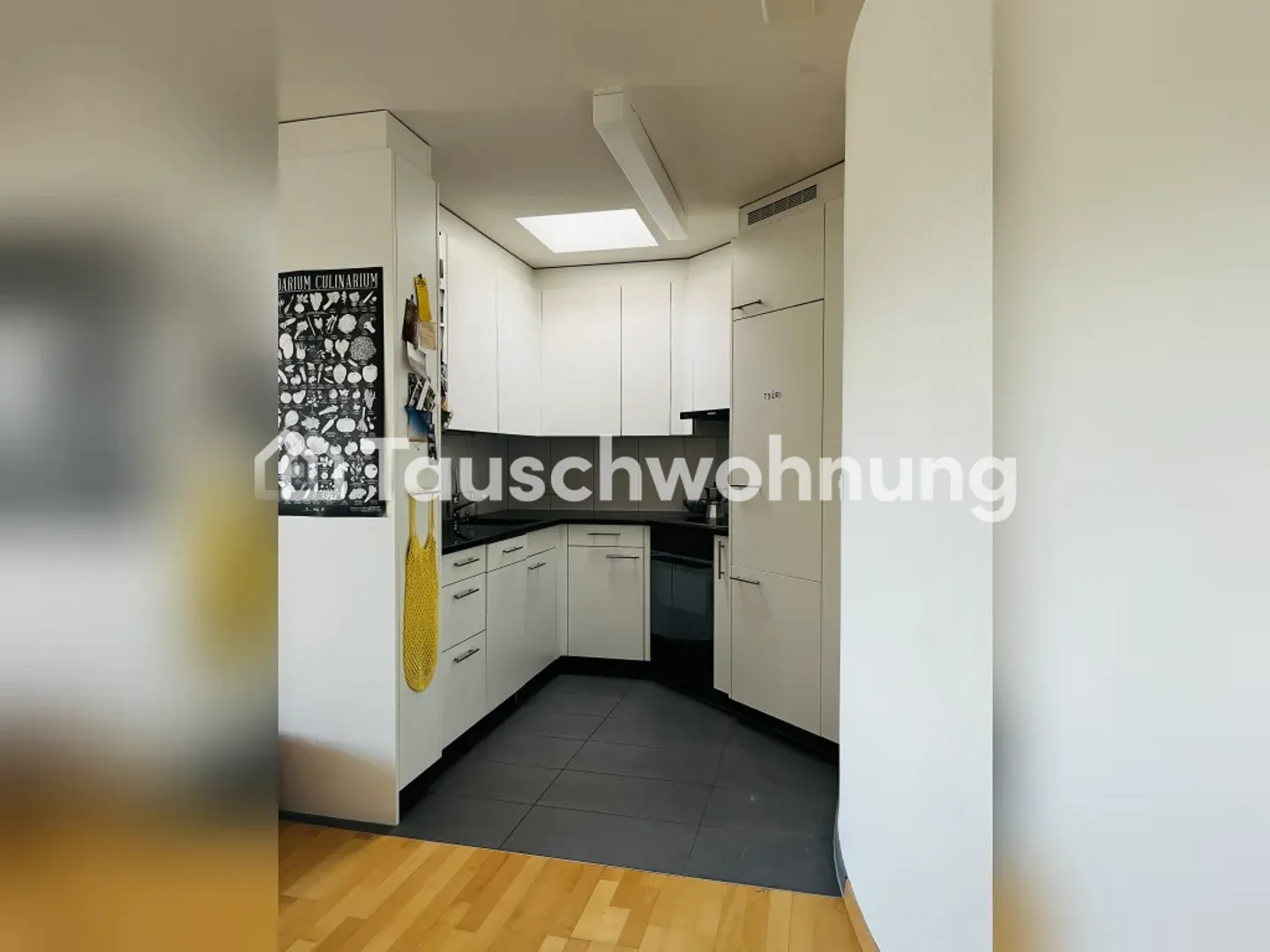Beautiful bright apartment with a view - Photo 9 of 10