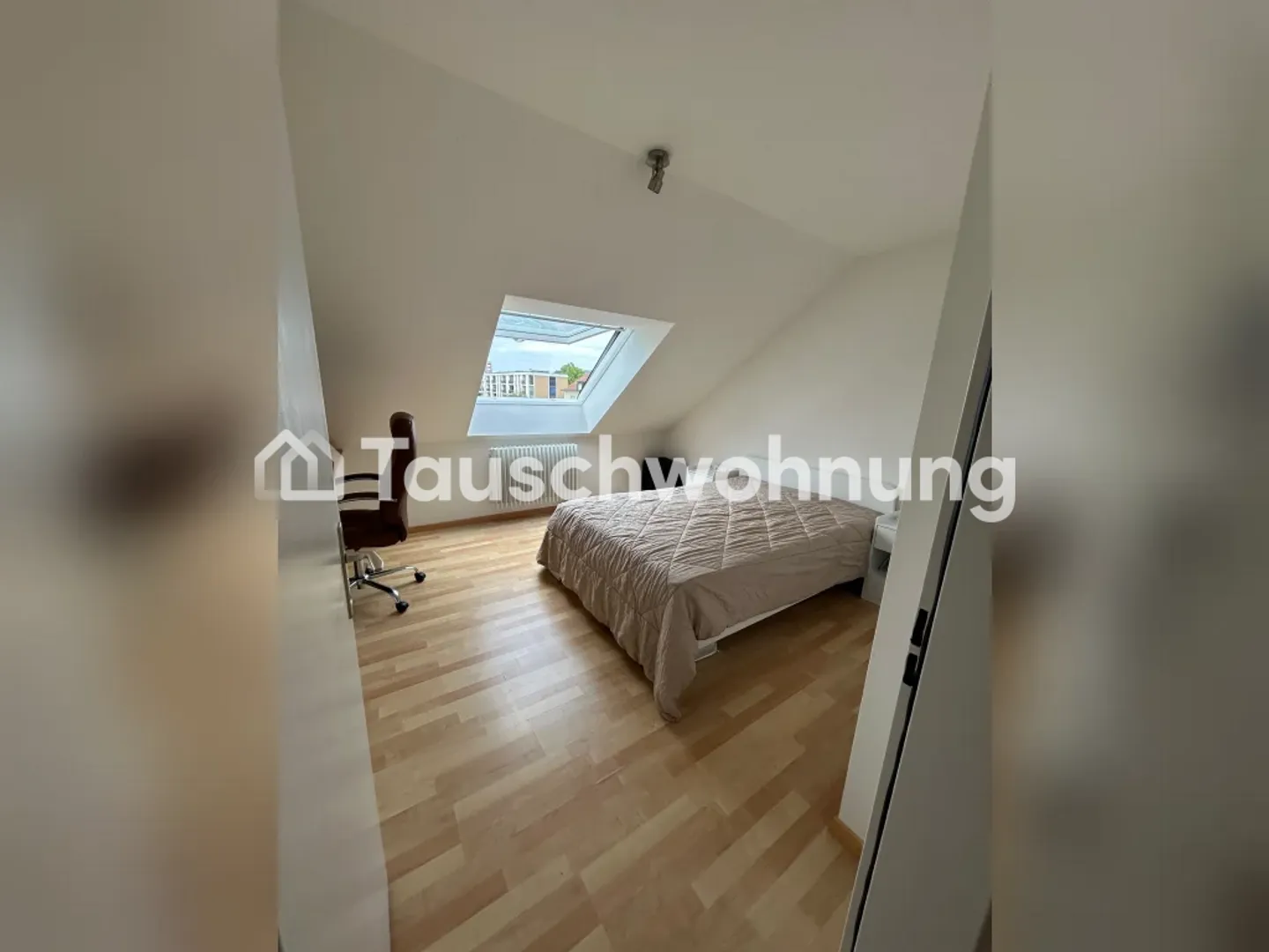 Charming 2.5-room apartment in Zurich, District 4 - Photo 5 of 10