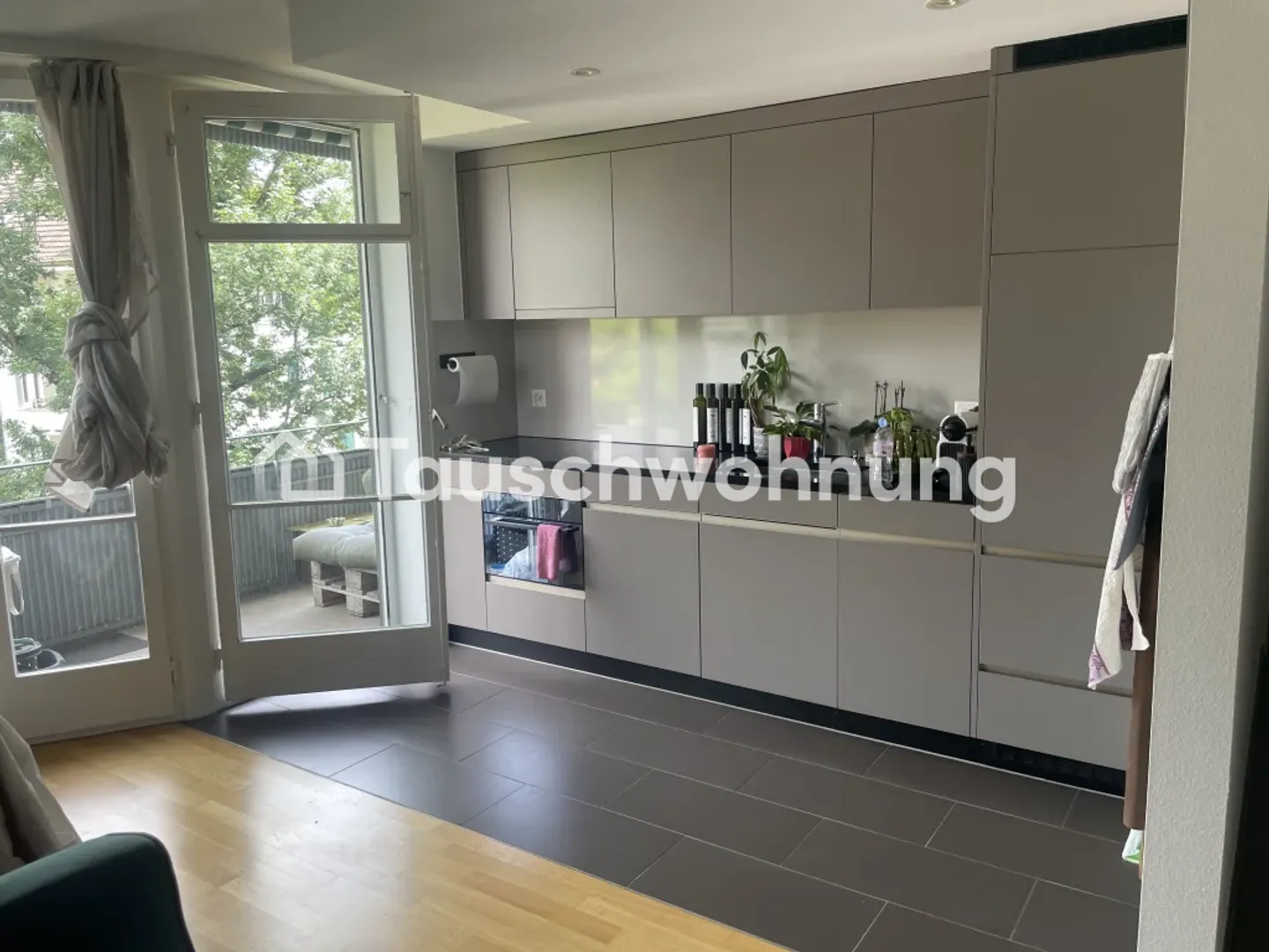 2-room apartment in Zurich, District 3, 50 m² - Photo 2 of 4