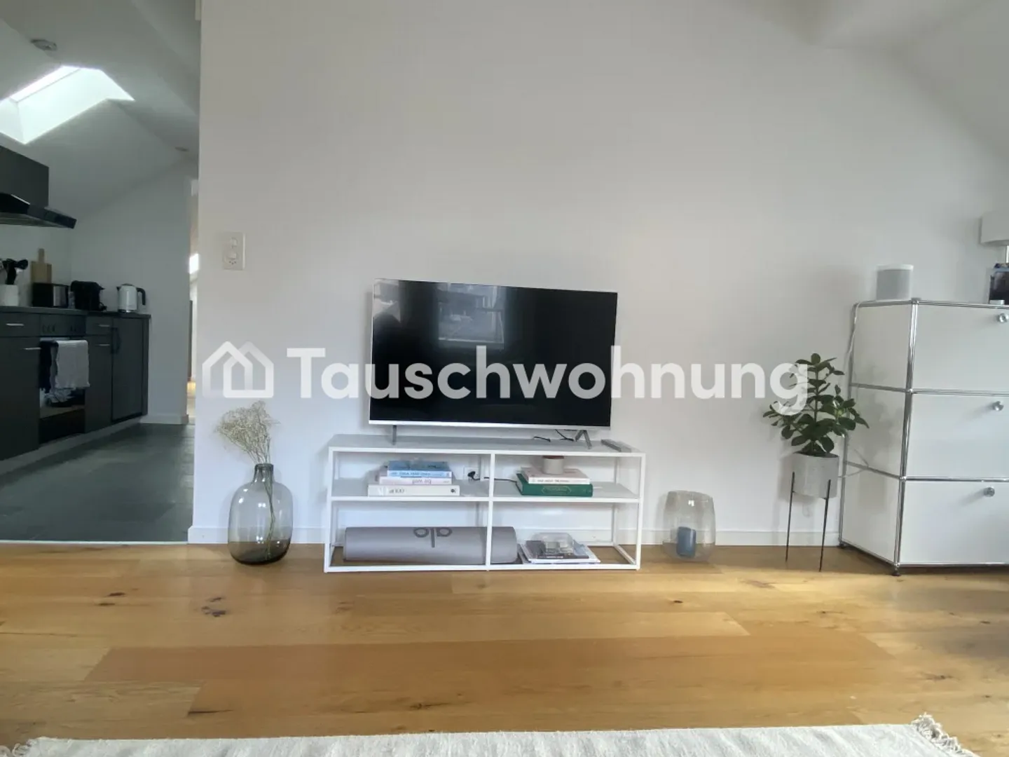 Stylish 1.5 Apartment in a Very Central Location! - Photo 2 of 5