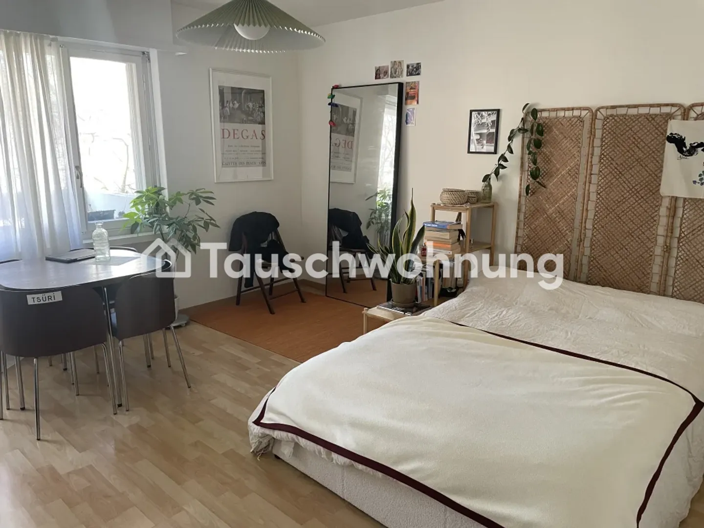 Charming 1.5-room apartment in Zurich, District 4 - Photo 2 of 6