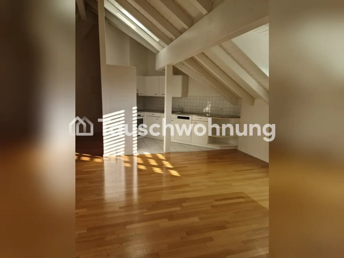 Zurich, District 6: 3.5-Room Attic Apartment, 65 m² - Photo 2 of 6
