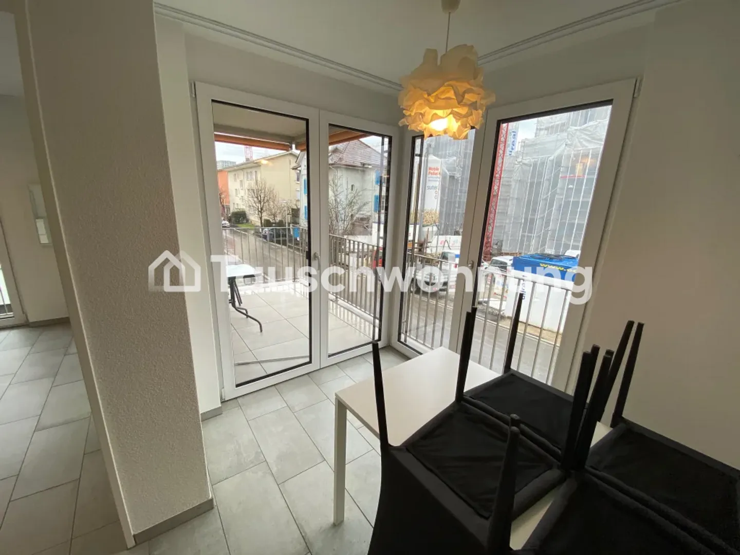 Exchange 40 m² 2-room apartment in Zurich Seebach, District 11 - Photo 11 of 12