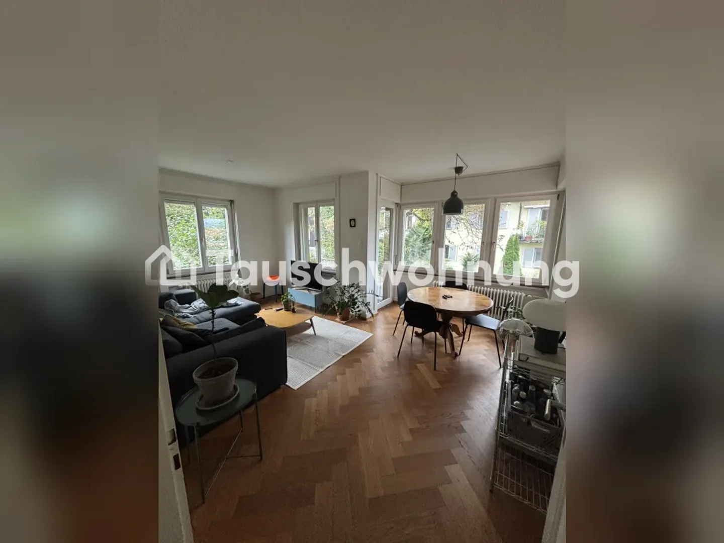 Appartamento d'epoca di 3 stanze con ristrutturazione moderna a Wollishofen - Foto 1 di 6