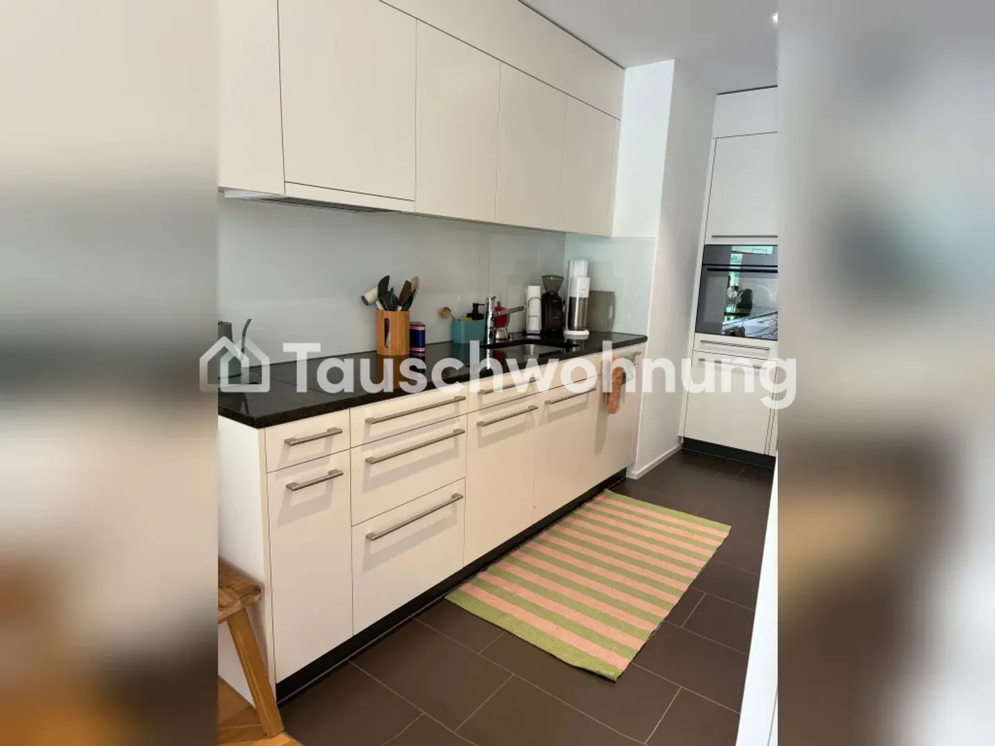 Apartment exchange in Zurich, District 11 - Photo 1 of 5