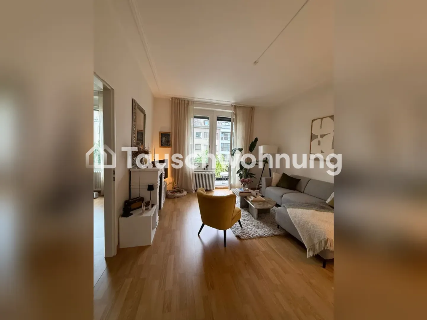 Zürich, District 4: Cozy 3.5-Room Apartment - Photo 2 of 9