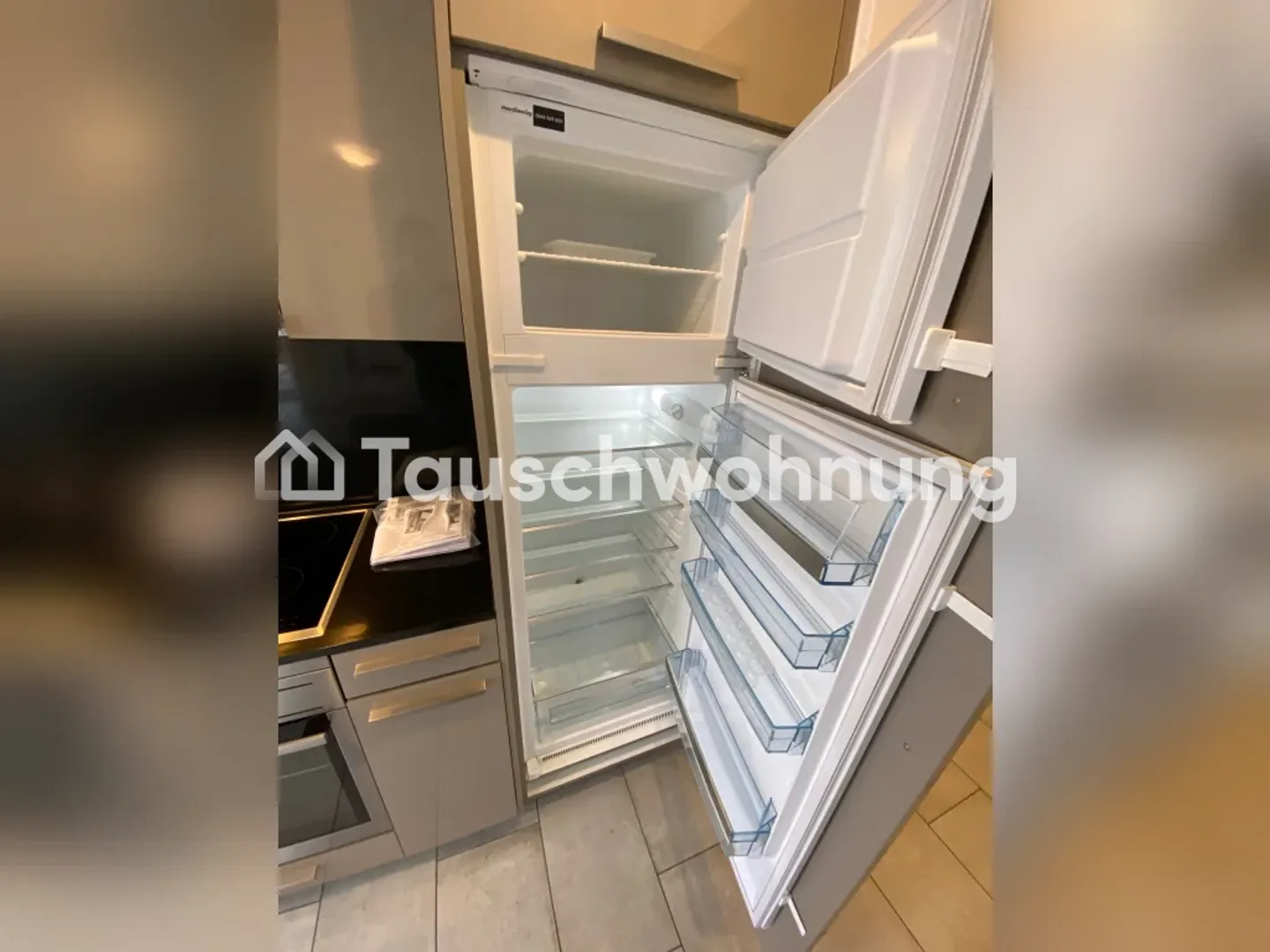 Exchange 40 m² 2-room apartment in Zurich Seebach, District 11 - Photo 9 of 12