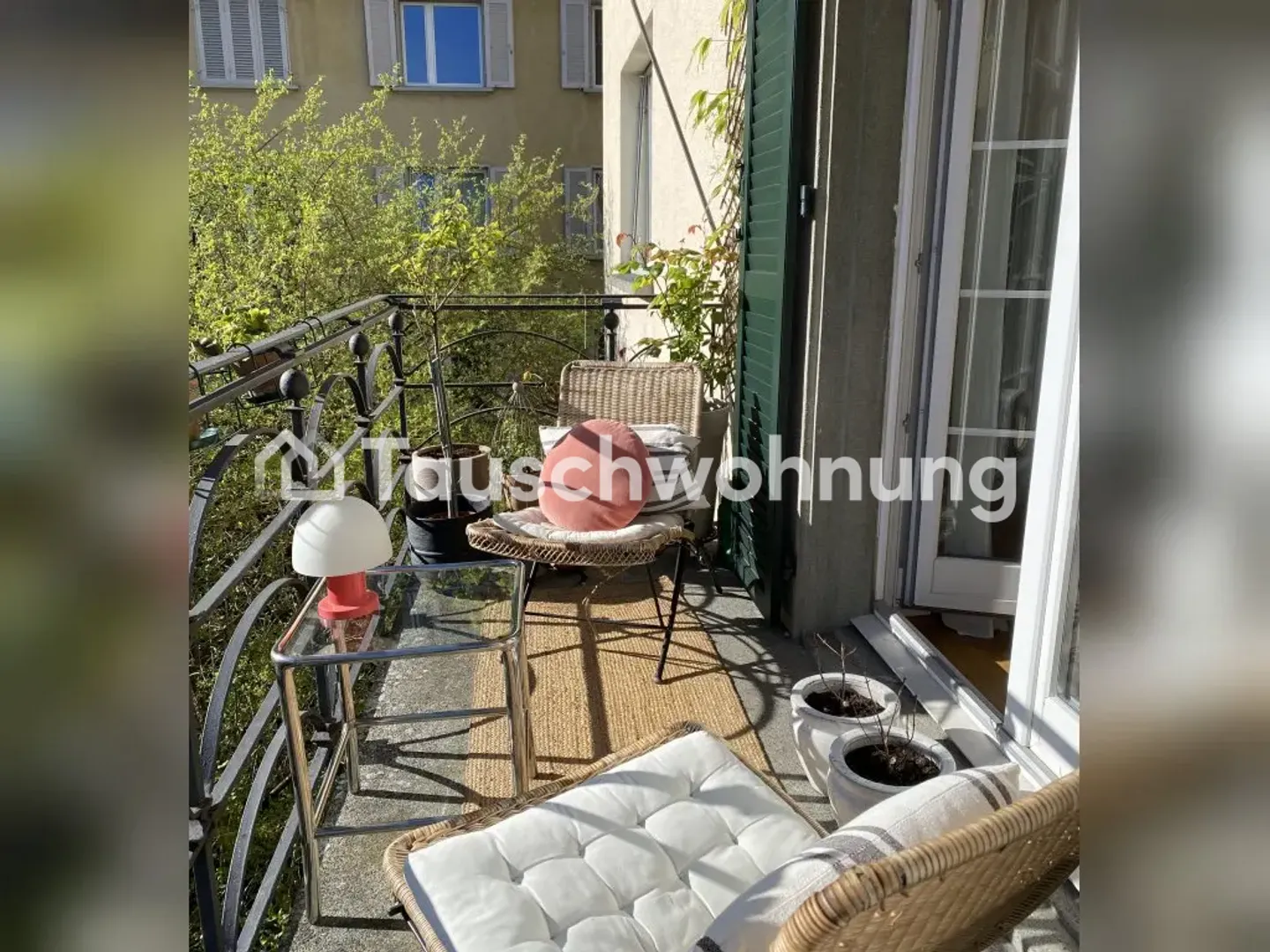 Charming, sunny old apartment on a cul-de-sac - Photo 3 of 9