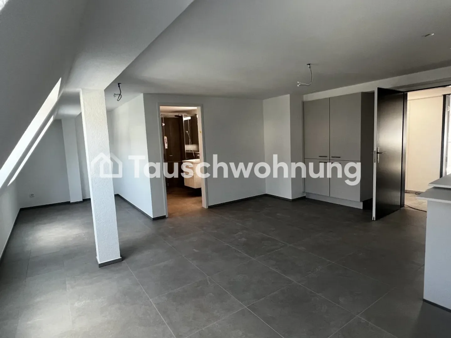 Looking for a 3-room apartment in Zurich up to 4000 CHF - Photo 1 of 5