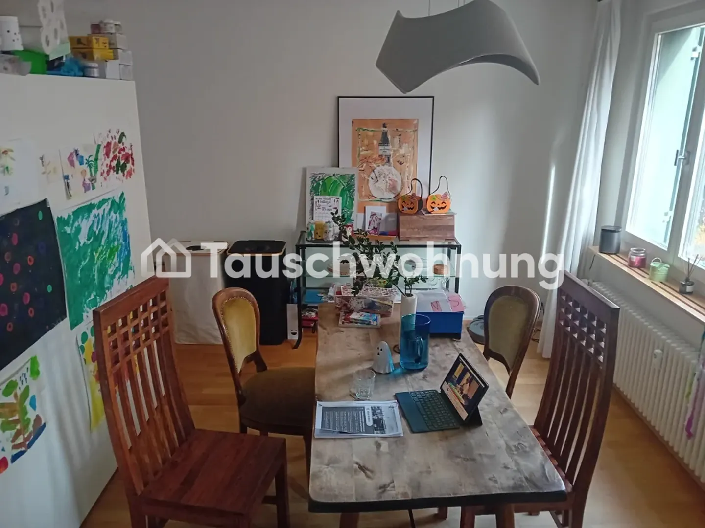 Bright Corner Apartment with Balcony - Photo 6 of 10