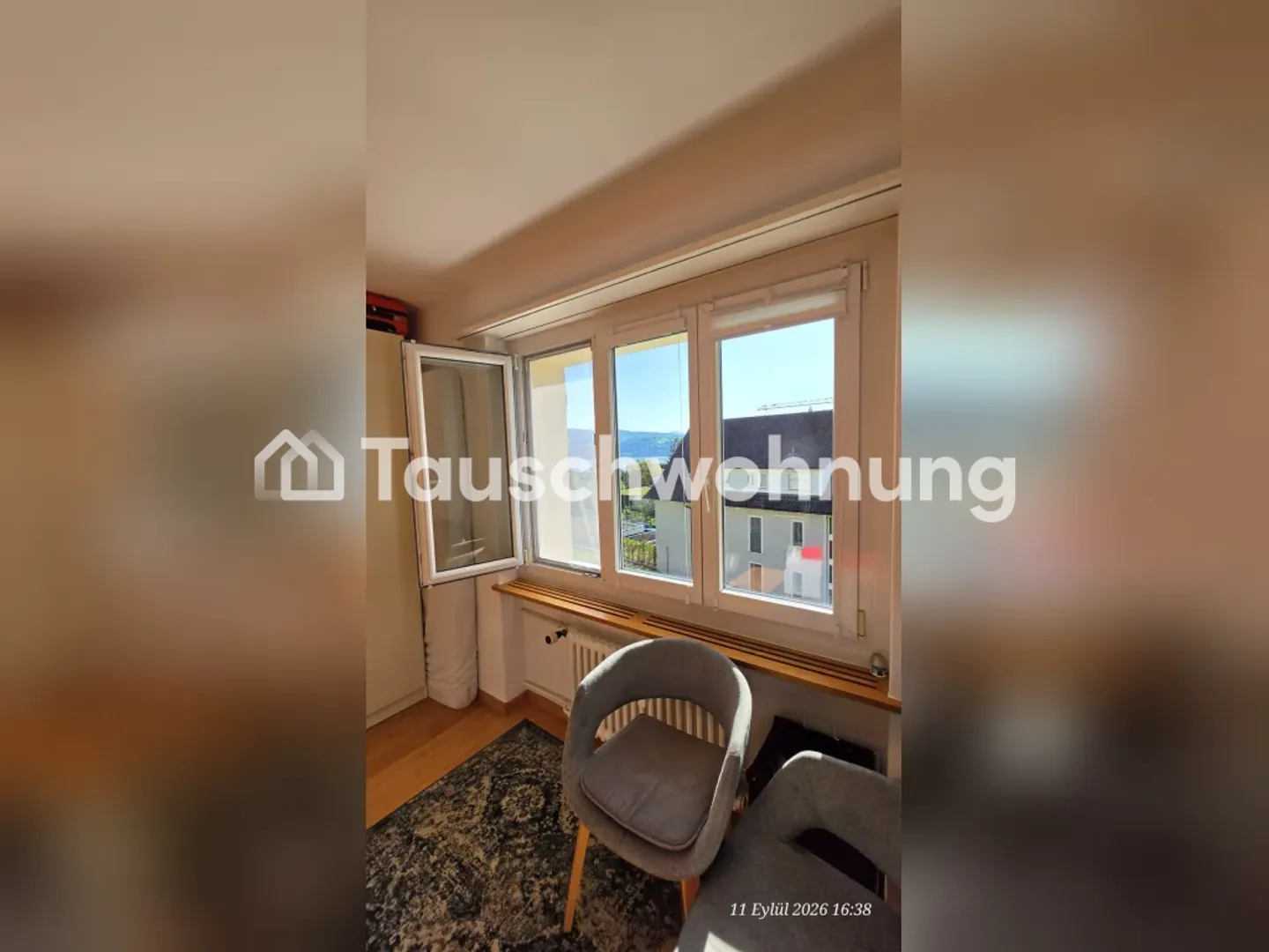Cozy Apartment with Lake View - Photo 7 of 11