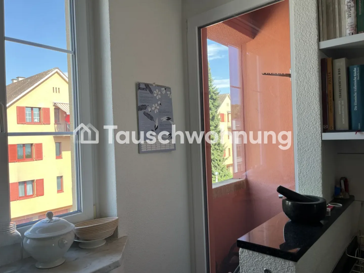 4-room apartment with balcony and unobstructed lake view - Photo 12 of 13